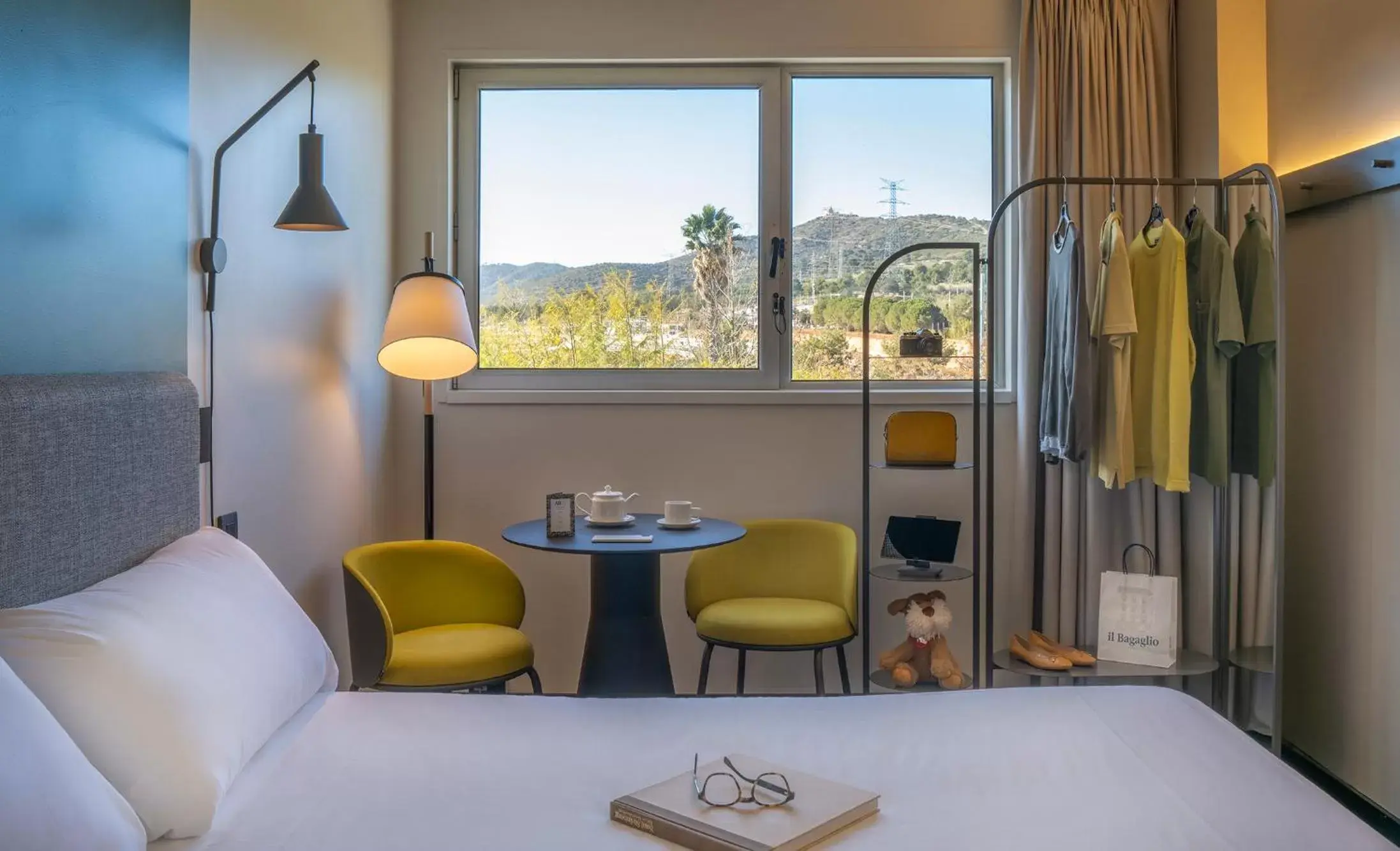 wardrobe, Seating Area in Ibis Barcelona Aeropuerto Viladecans