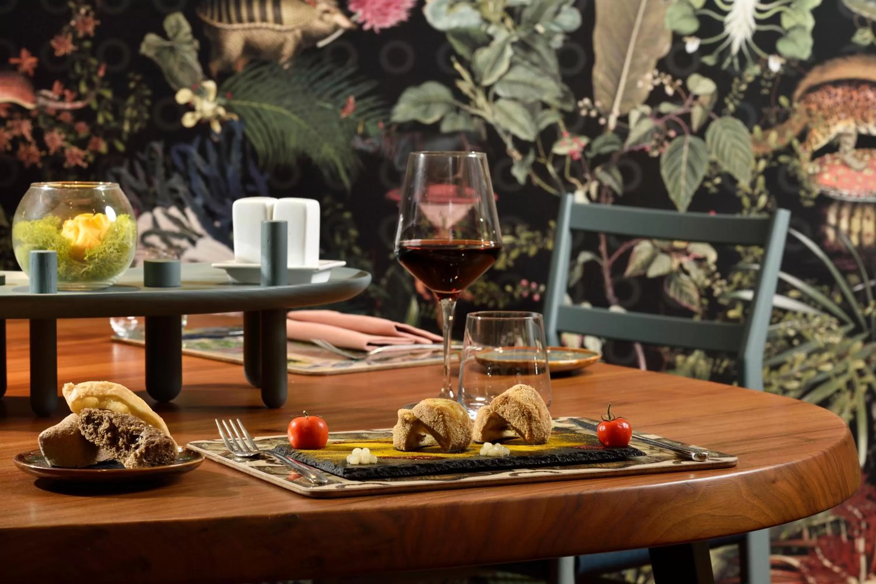 Restaurant/places to eat in Leon's Place Hotel In Rome