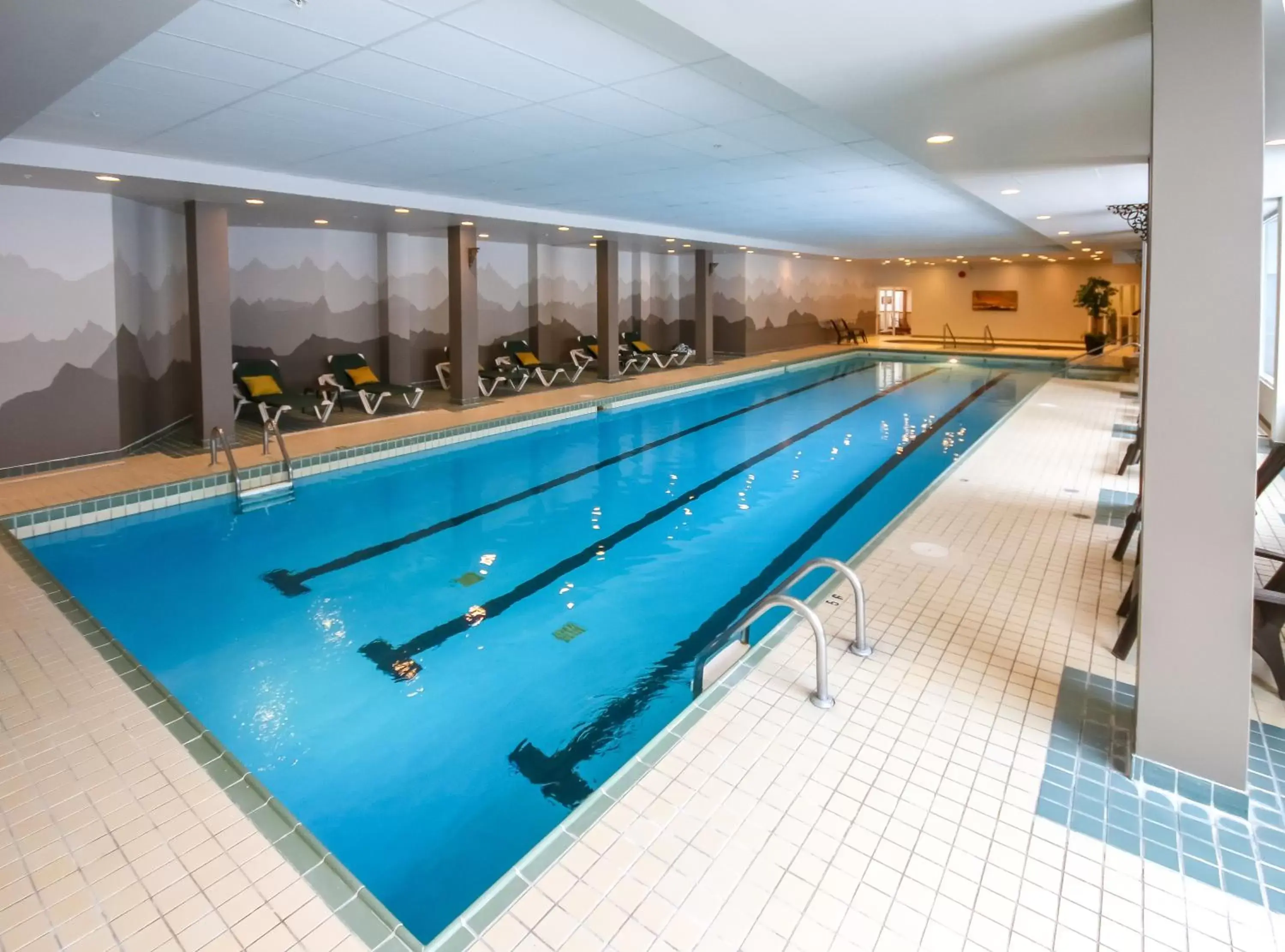 Swimming Pool in Le Grand Lodge Mont Tremblant