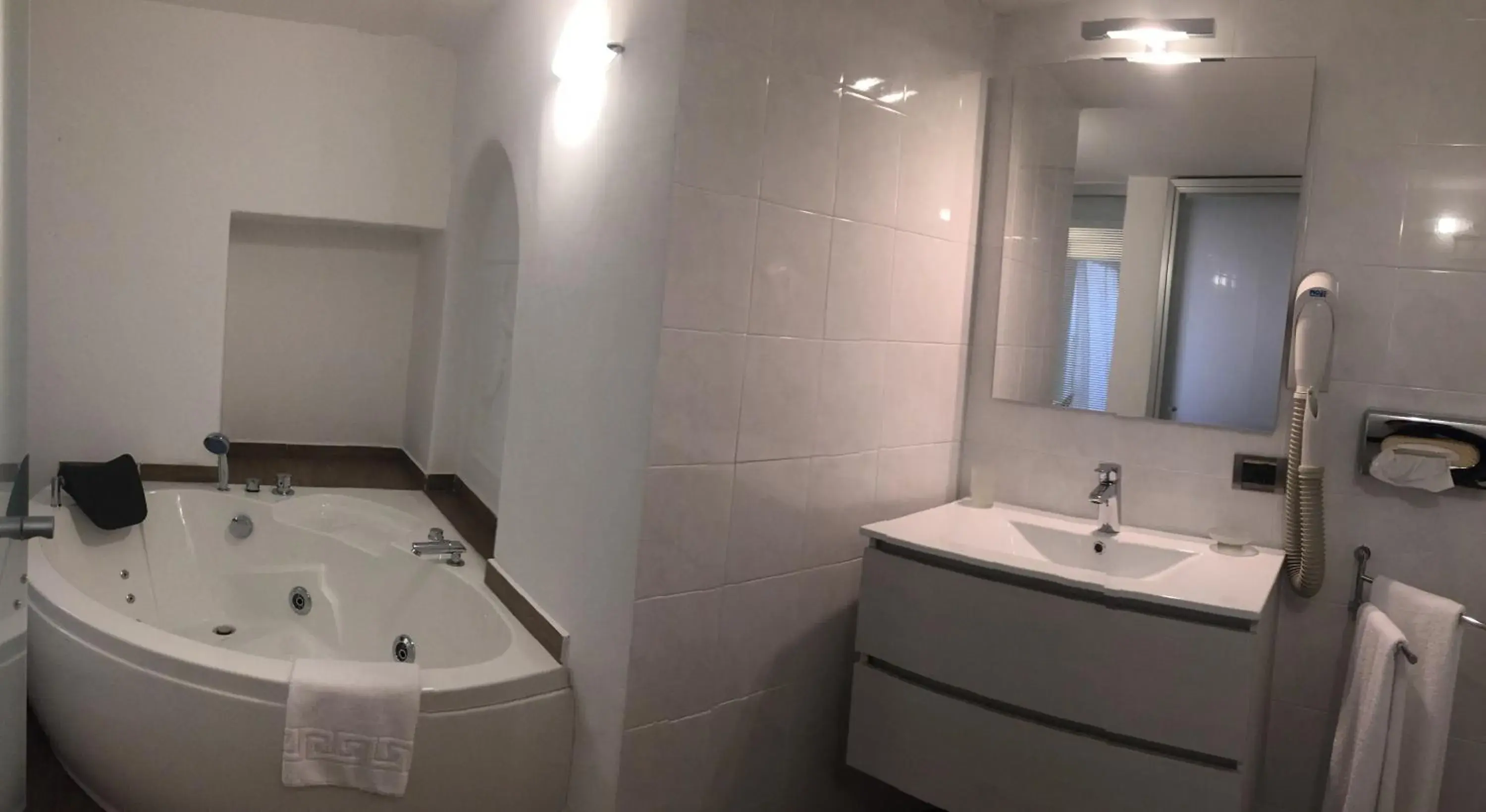 Bathroom in Hotel Bougainville
