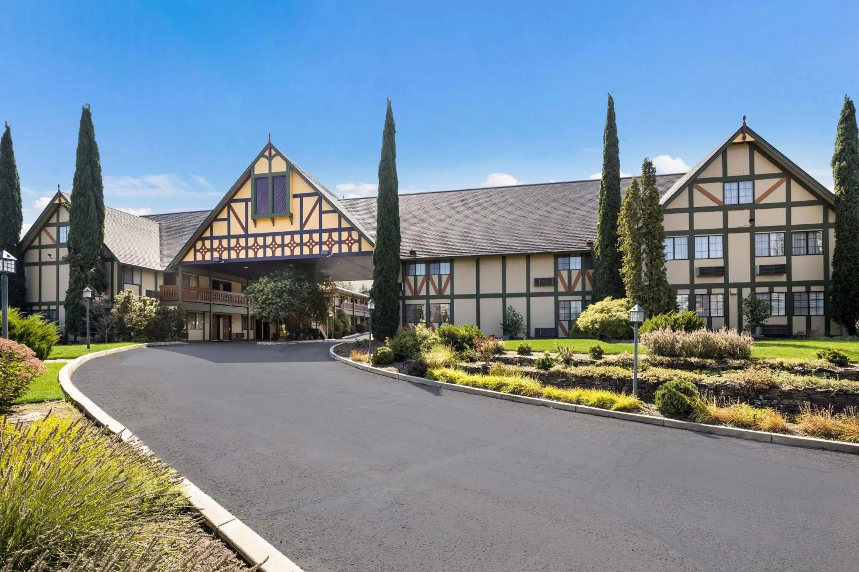 Property building in Best Western Windsor Inn