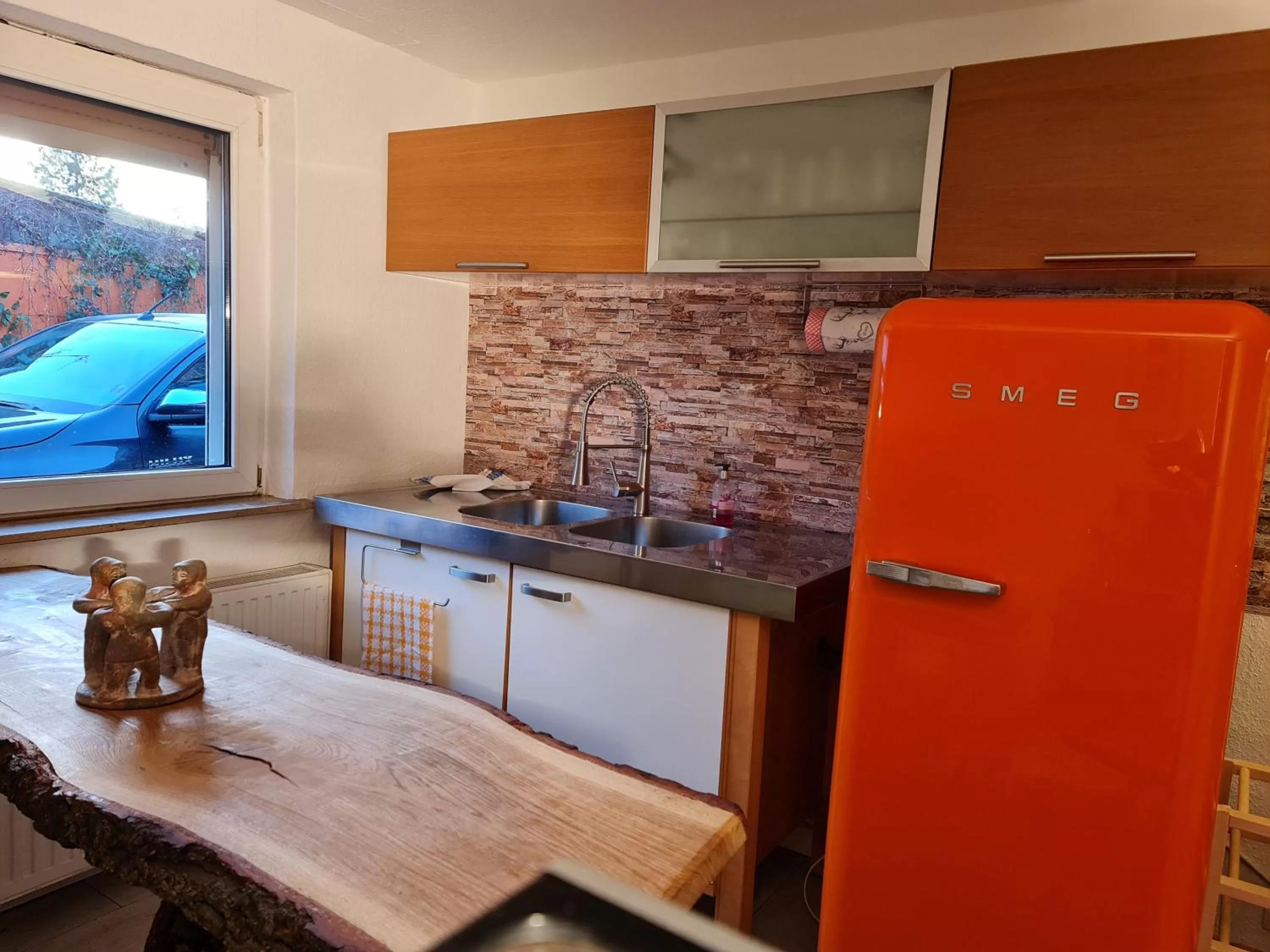 Kitchen or kitchenette in Schönste Lage am Rhein in unmittelbarer Stadtnähe, B & B