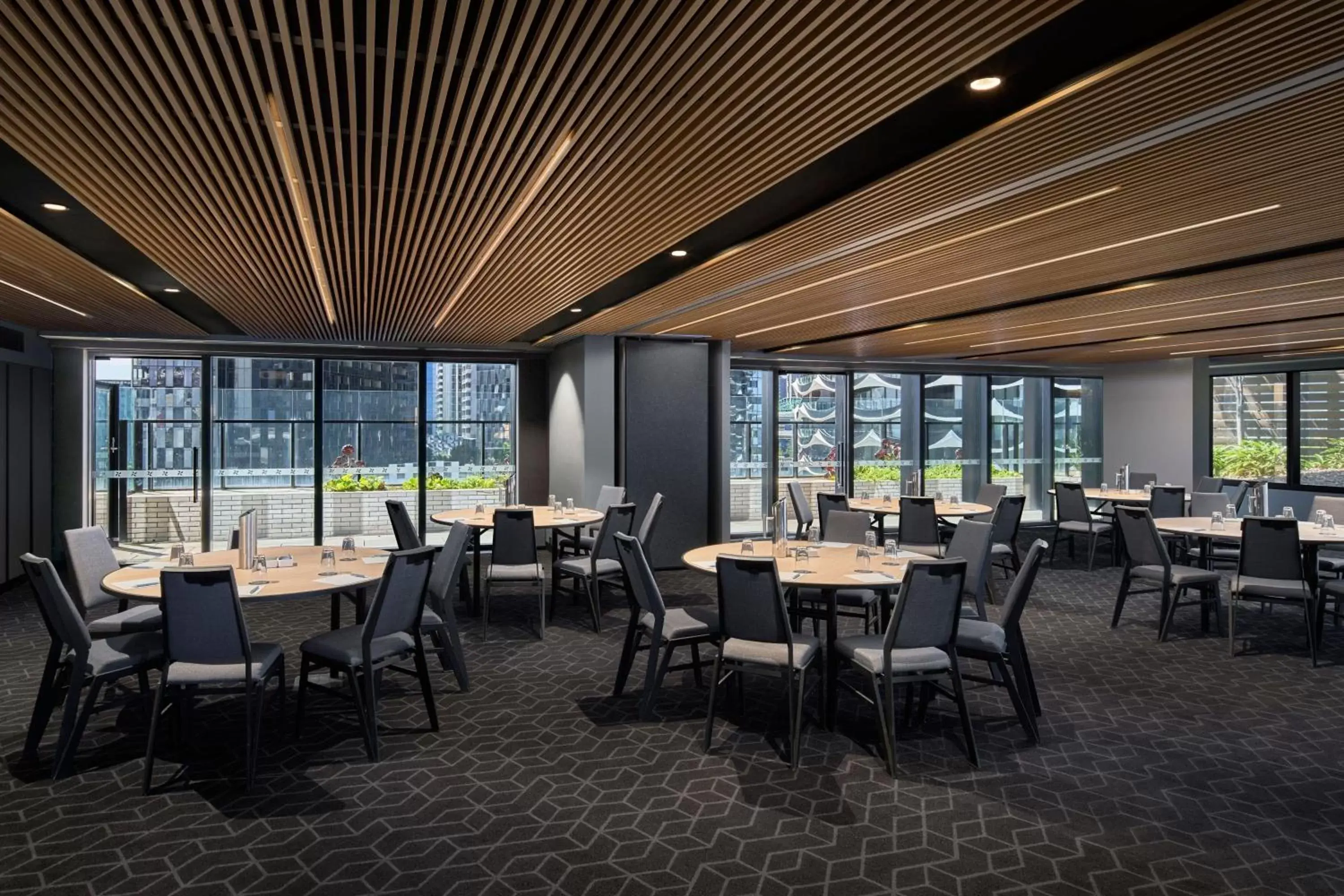 Meeting/conference room, Restaurant/Places to Eat in Four Points by Sheraton Melbourne Docklands