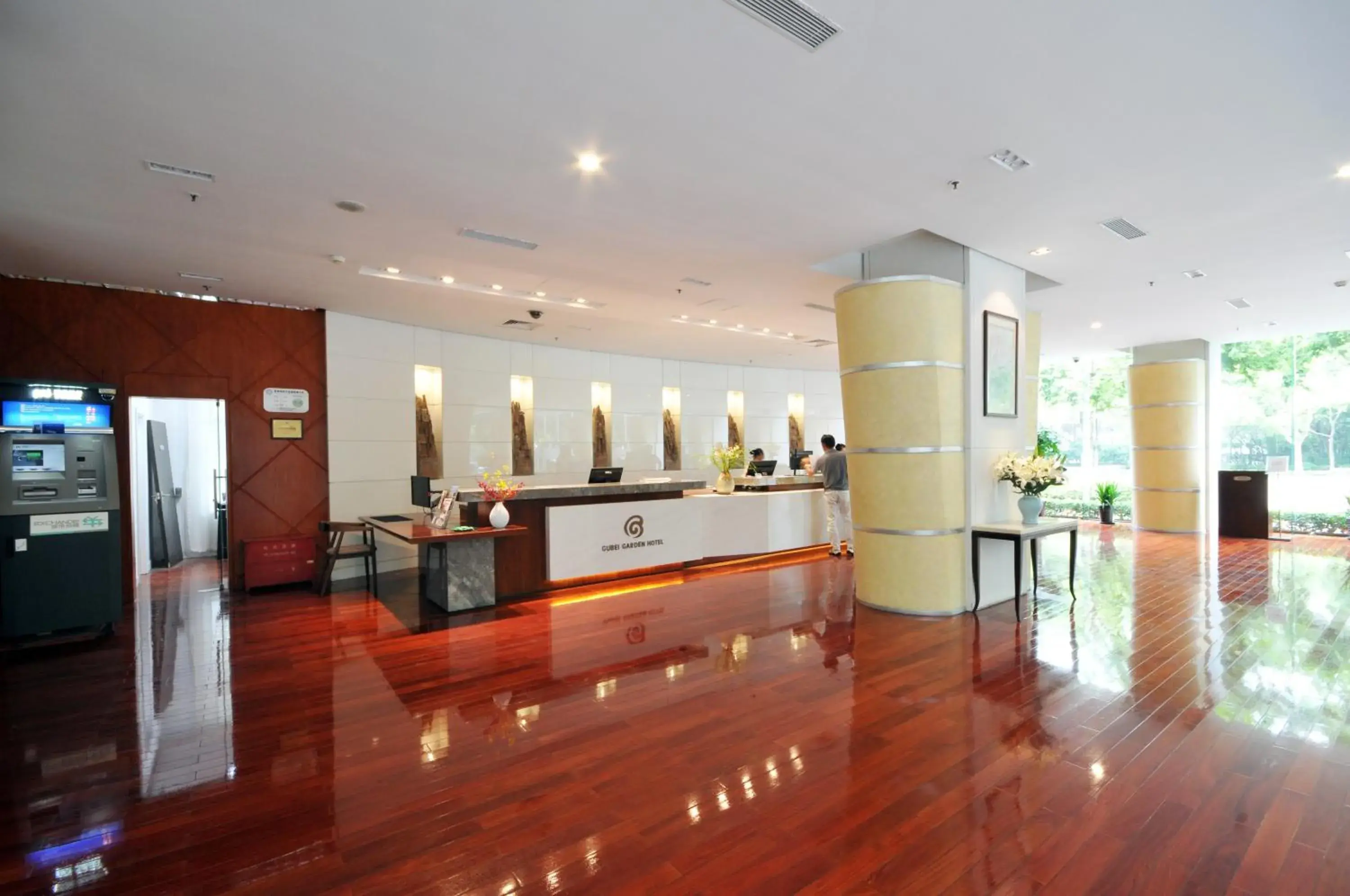 On site, Lobby/Reception in Gubei Garden Hotel Shanghai