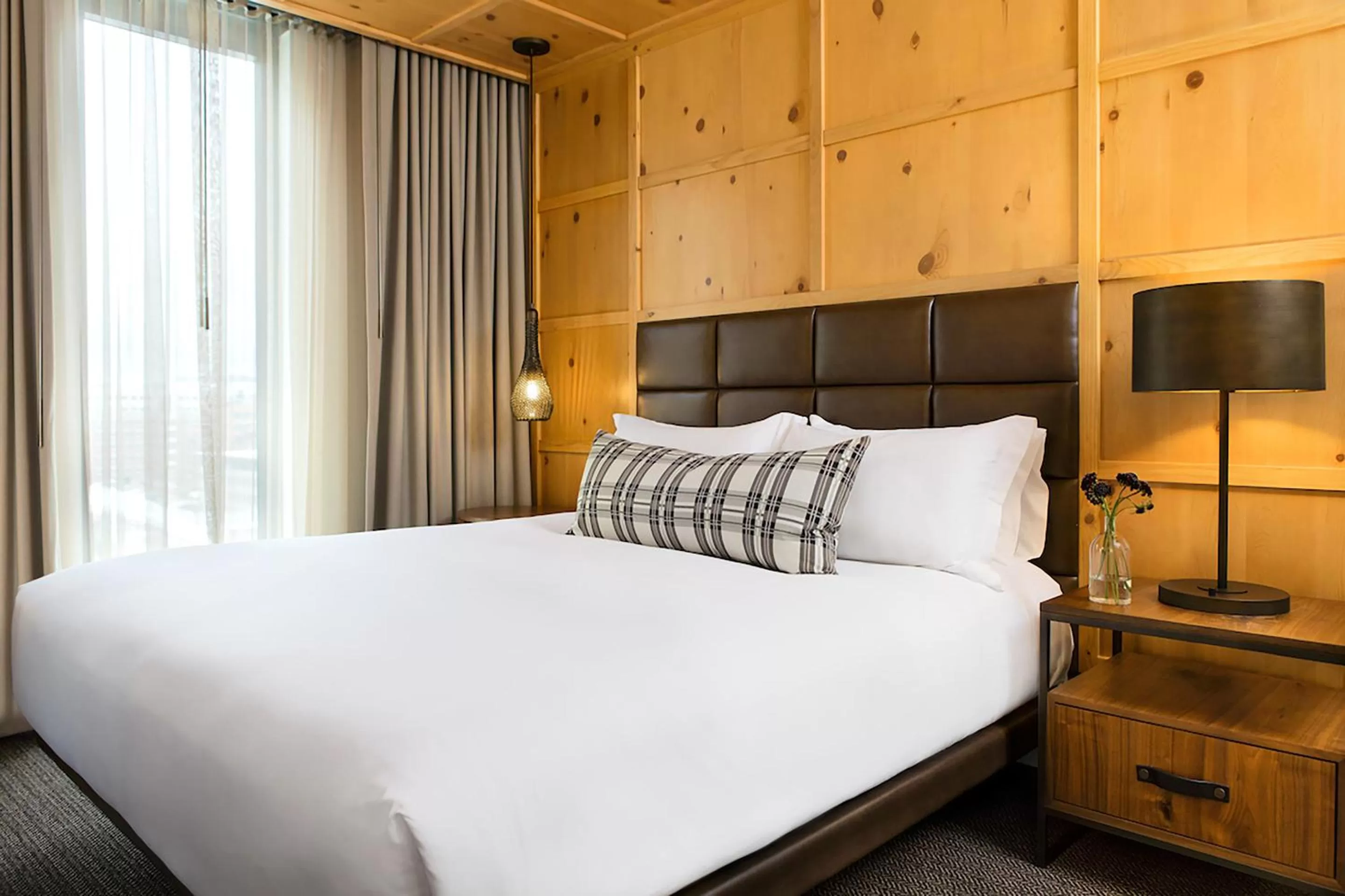 Spa Suite 1 King Bed in Limelight Hotel Denver