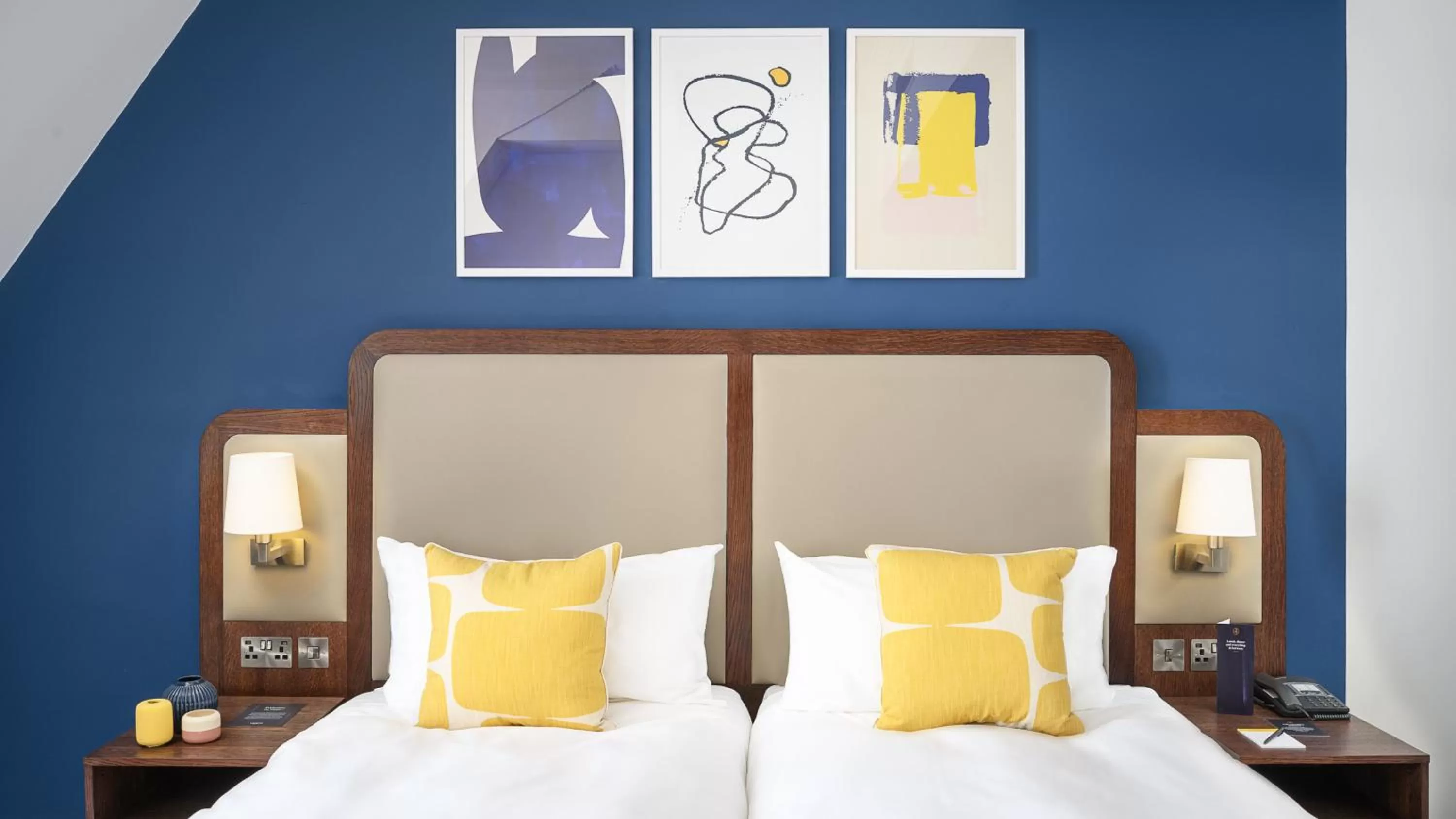 Photo of the whole room, Bed in voco Grand Central Glasgow by IHG