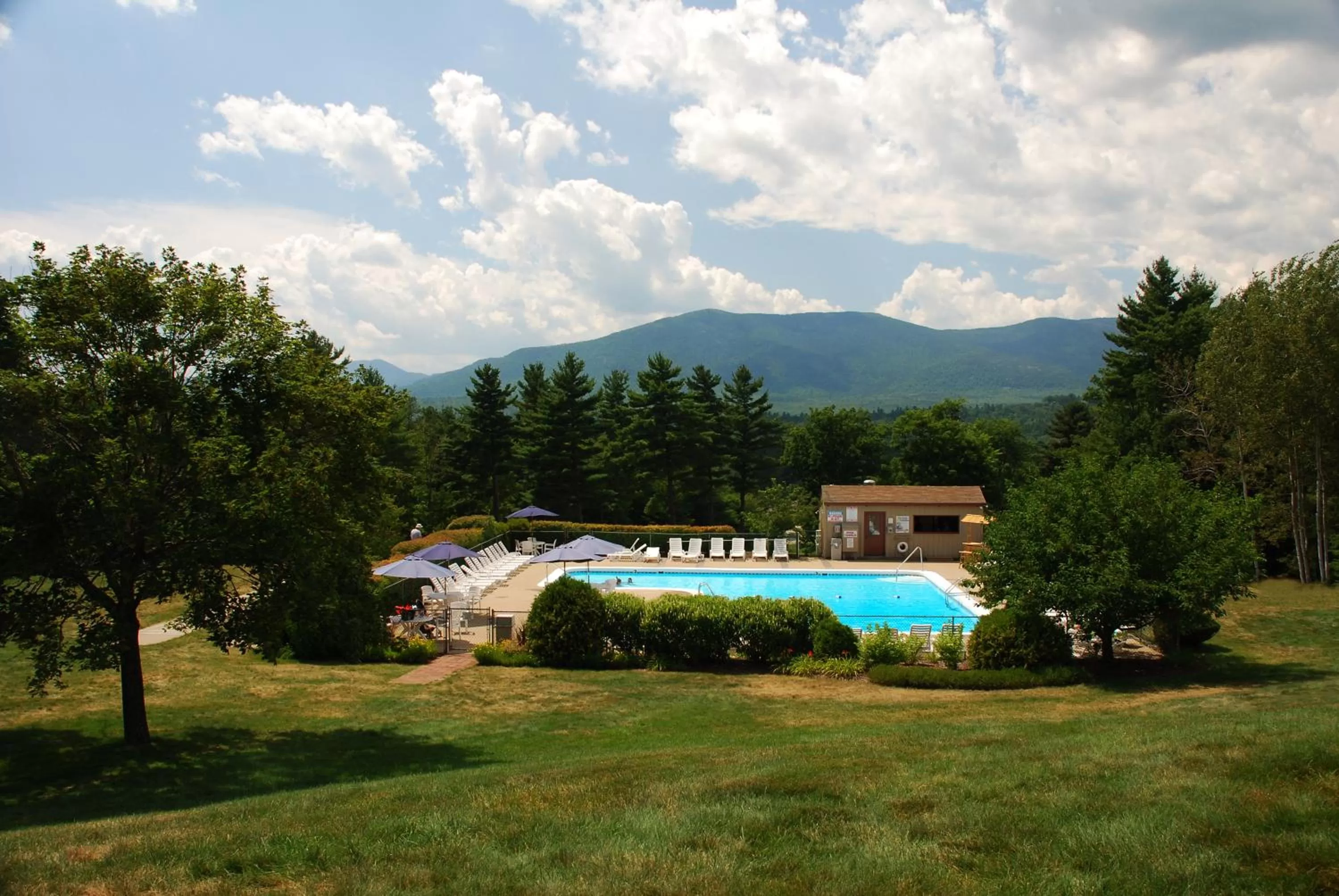 Pool view in Fox Ridge Resort