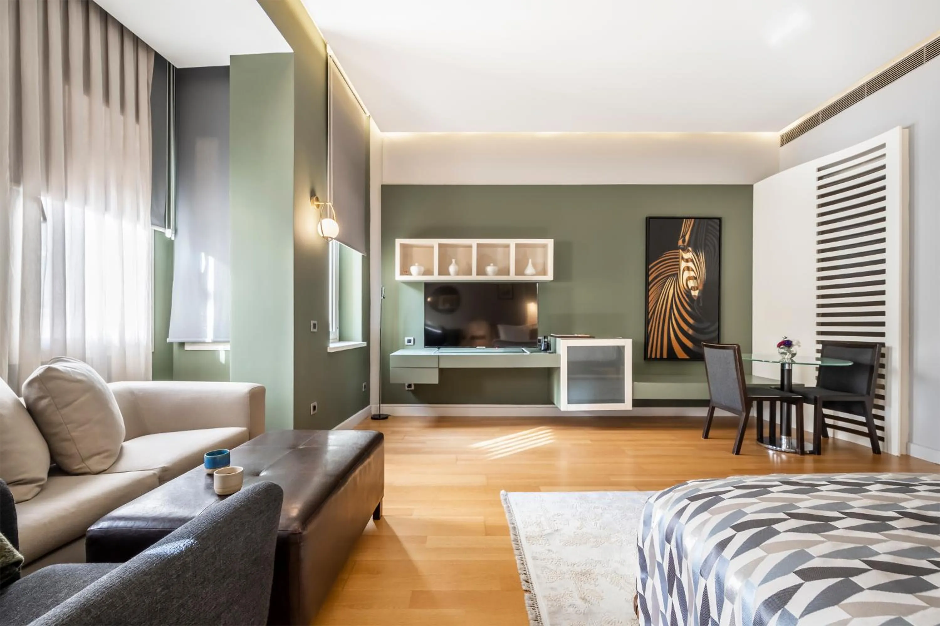 TV and multimedia, Bed in Ansen Hotel and Suites