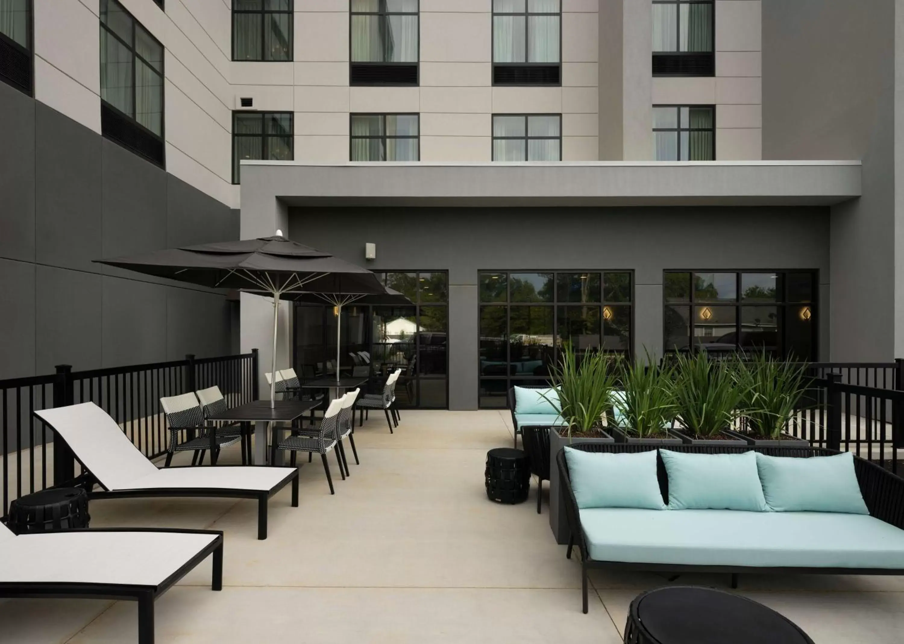 Patio in Homewood Suites By Hilton Jackson Fondren Medical District