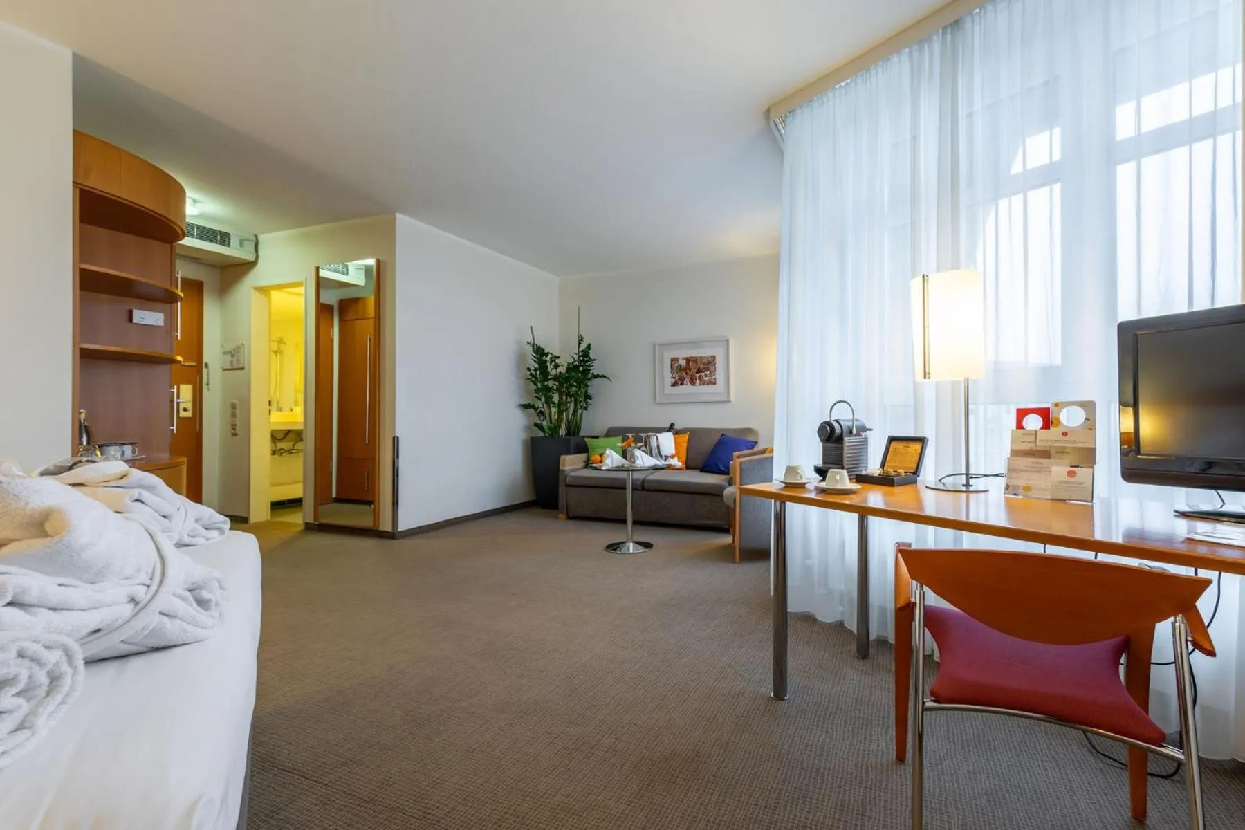 Toilet in Novotel Mainz