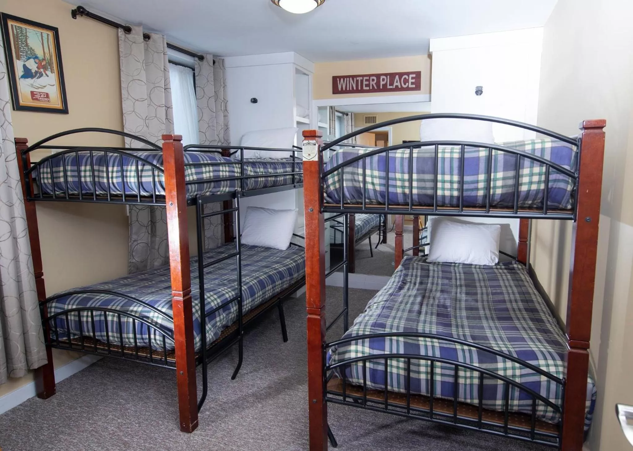 Photo of the whole room, Bed in Winterplace on Okemo Mountain