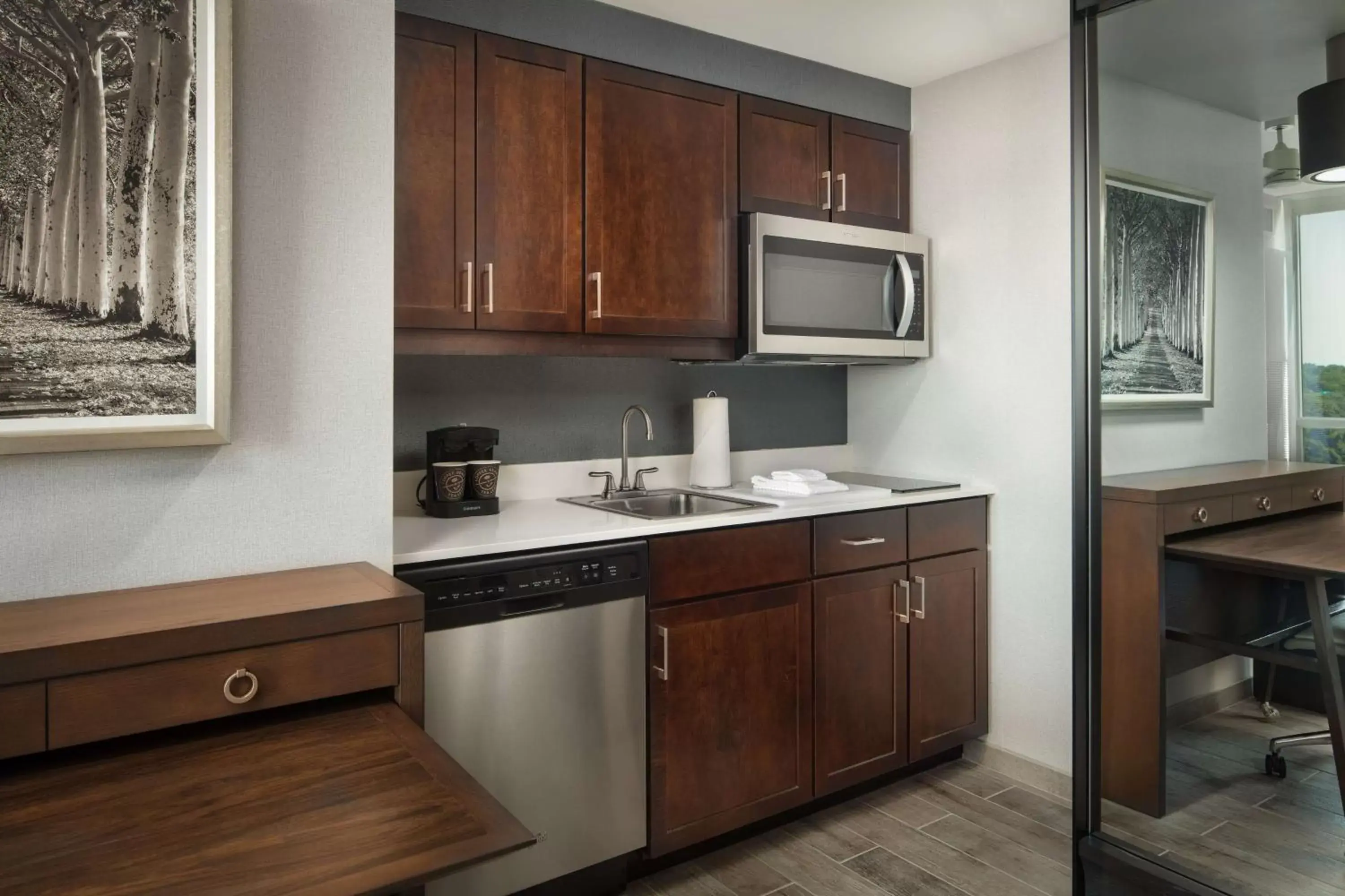 Kitchen or kitchenette, Kitchen/Kitchenette in Homewood Suites By Hilton Teaneck Glenpointe