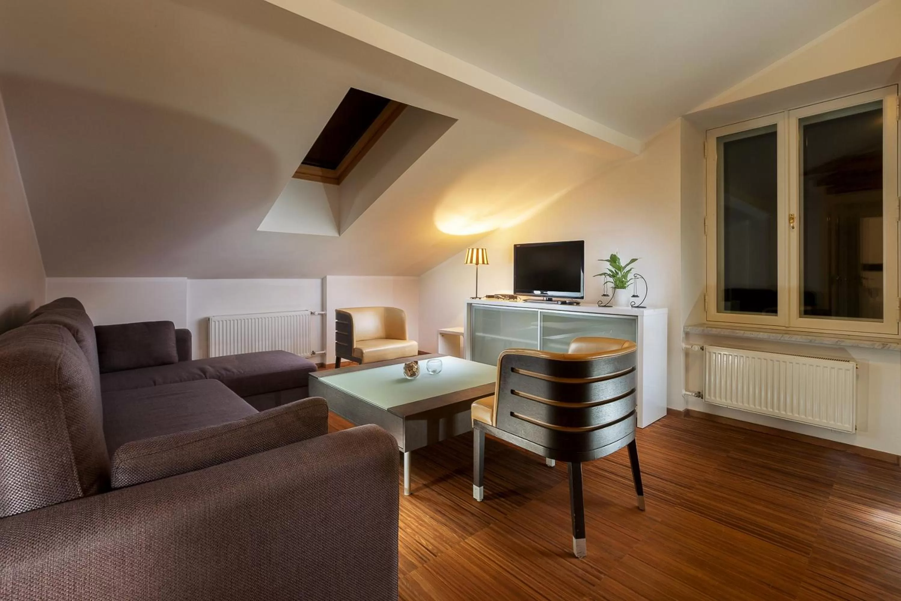 One-Bedroom Deluxe Apartment with Spa Bath in Yoga Residence Apartments