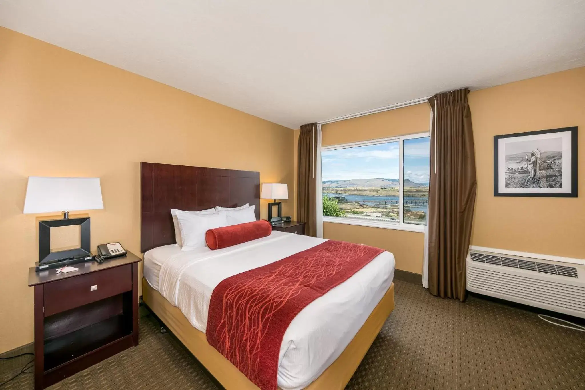 Queen Room - Disability Access in Celilo Inn Queen Room - Disability Access in Celilo Inn