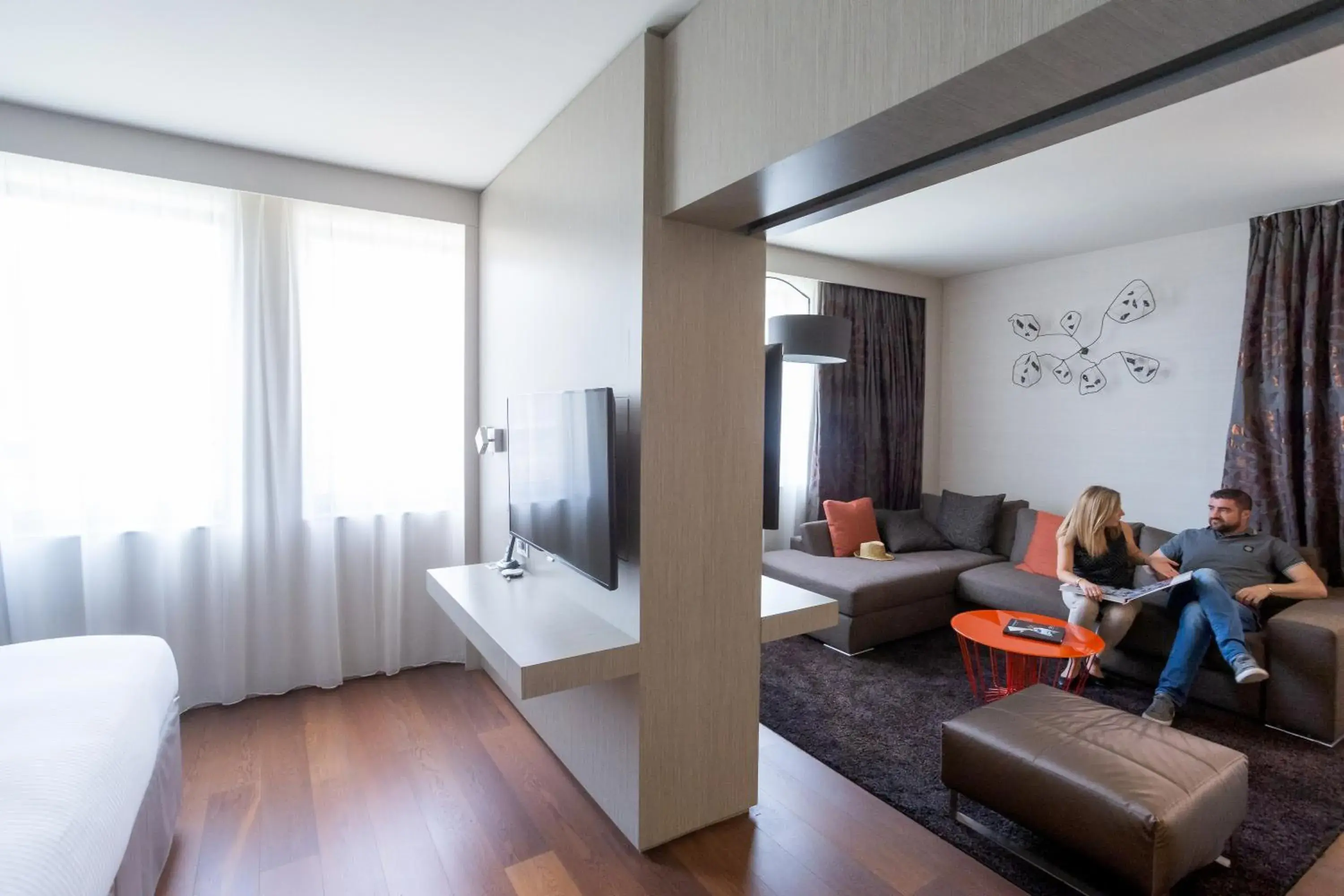 Deluxe King Suite in Pullman Toulouse Centre Ramblas