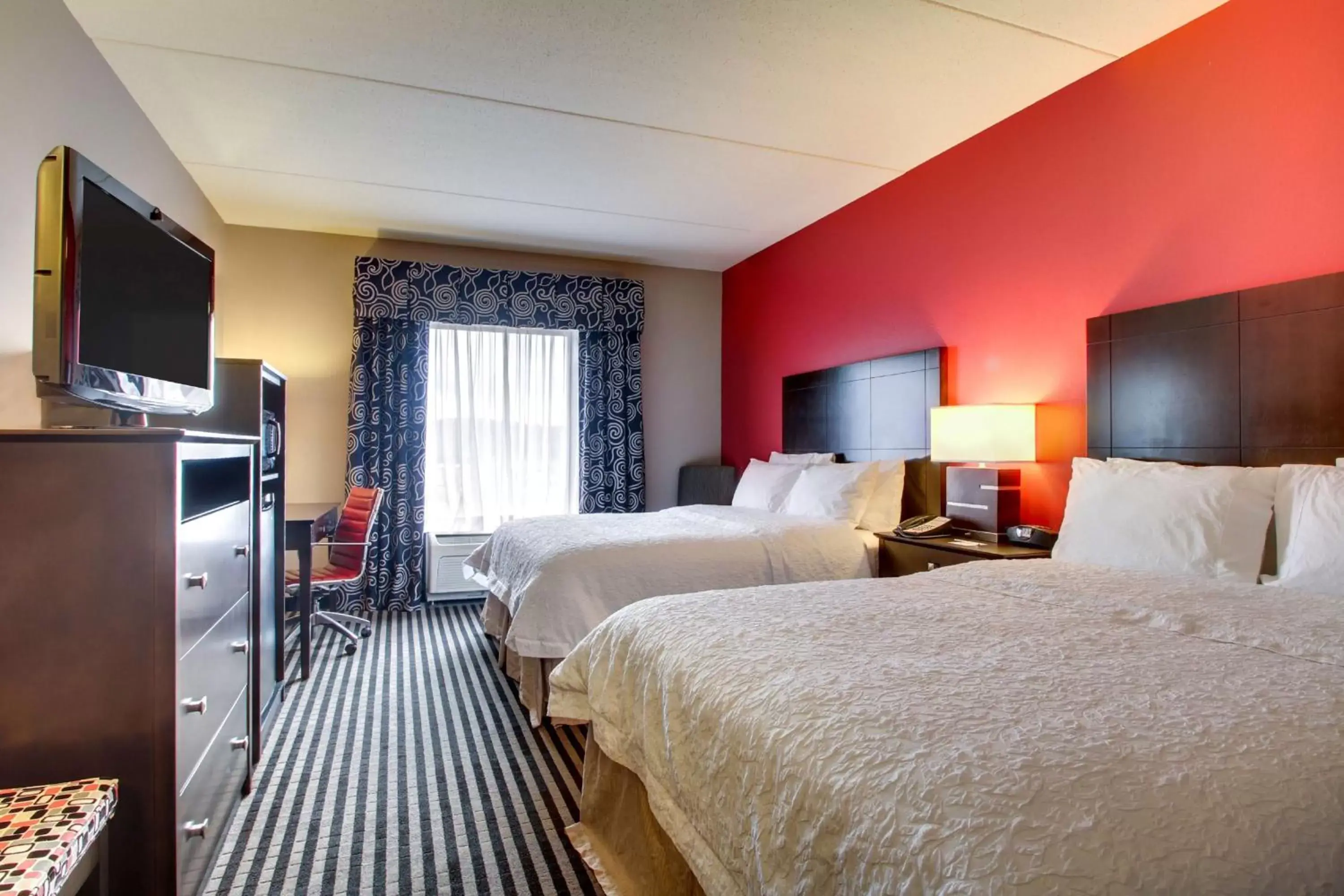 Queen Room with Two Queen Beds - Mobility and Hearing Access/Non-Smoking in Hampton Inn Birmingham/Leeds Queen Room with Two Queen Beds - Mobility and Hearing Access/Non-Smoking in Hampton Inn Birmingham/Leeds