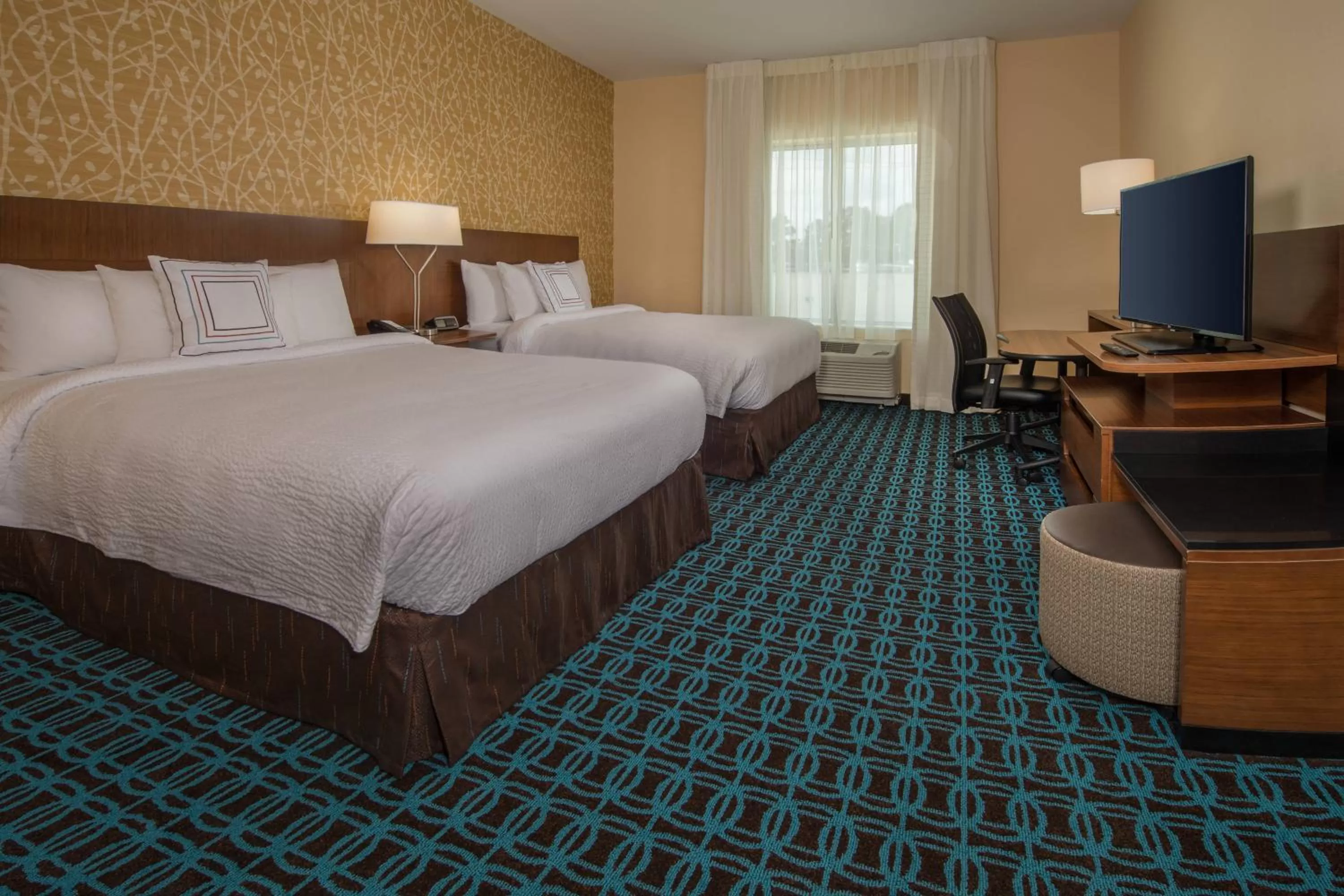 Queen Room with Two Queen Beds - Hearing Accessible in Fairfield Inn & Suites by Marriott Washington