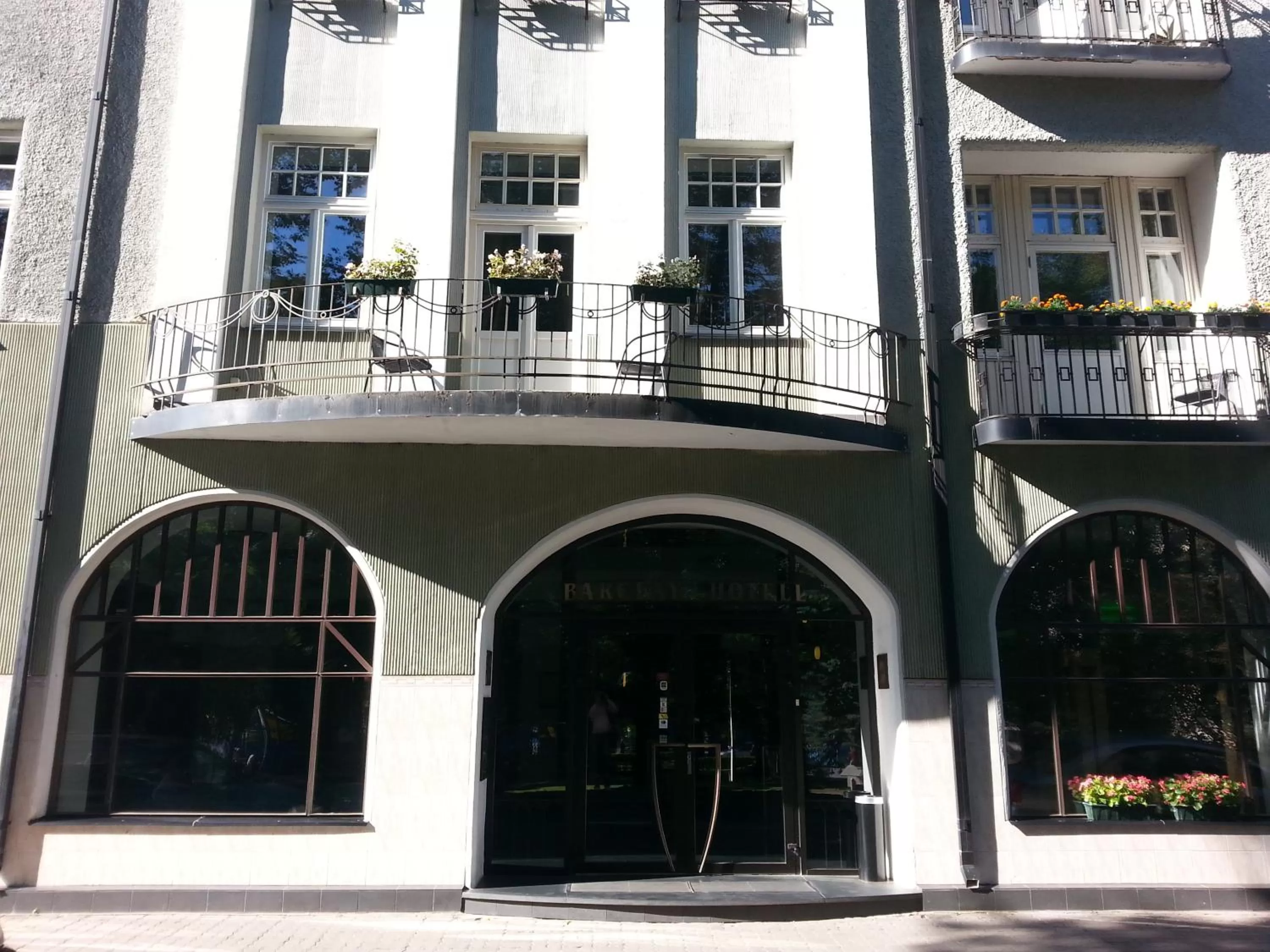 Facade/entrance in Barclay Hotel
