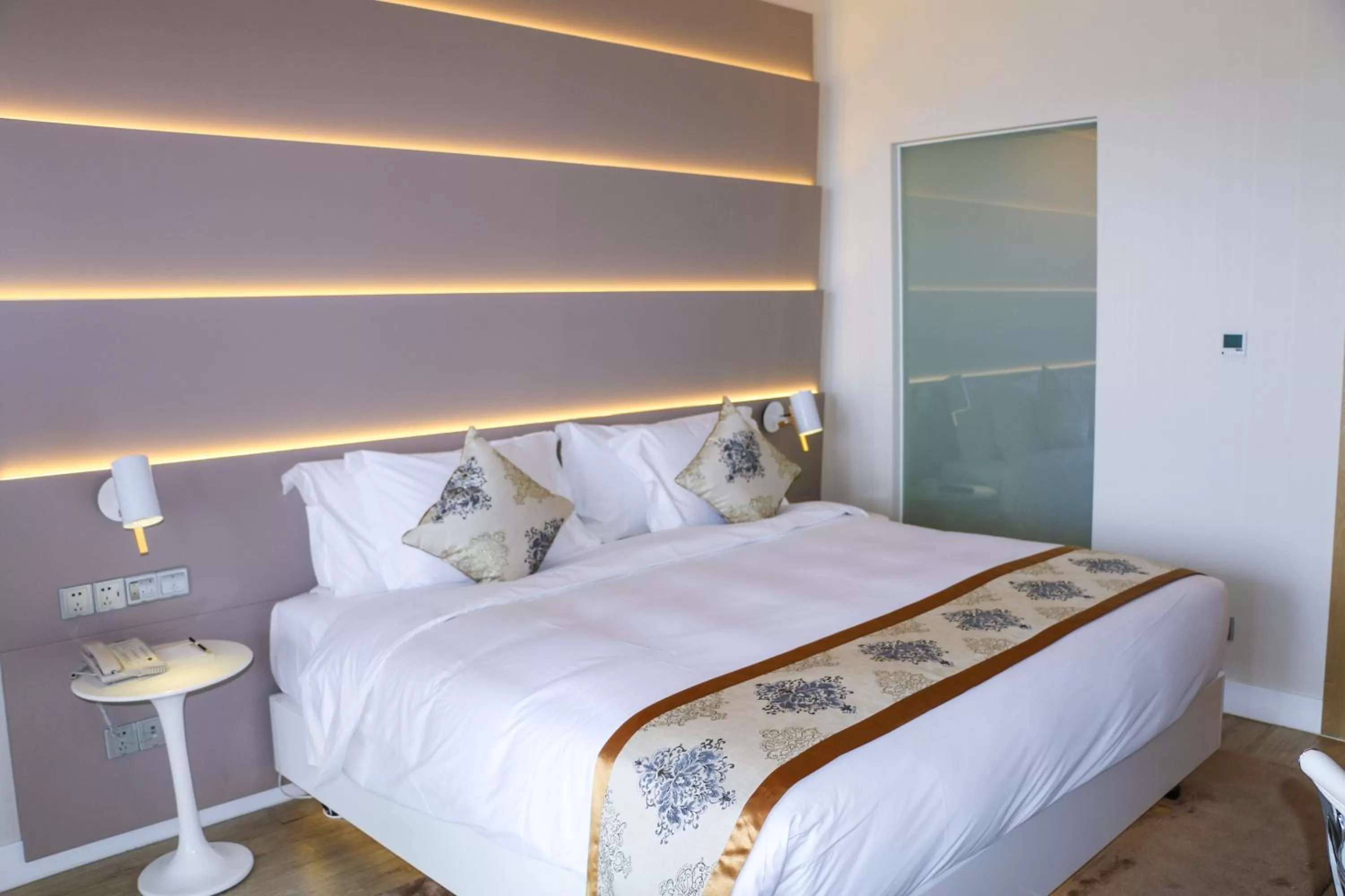 City King Room in Sanya Phoenix Airport Hotel