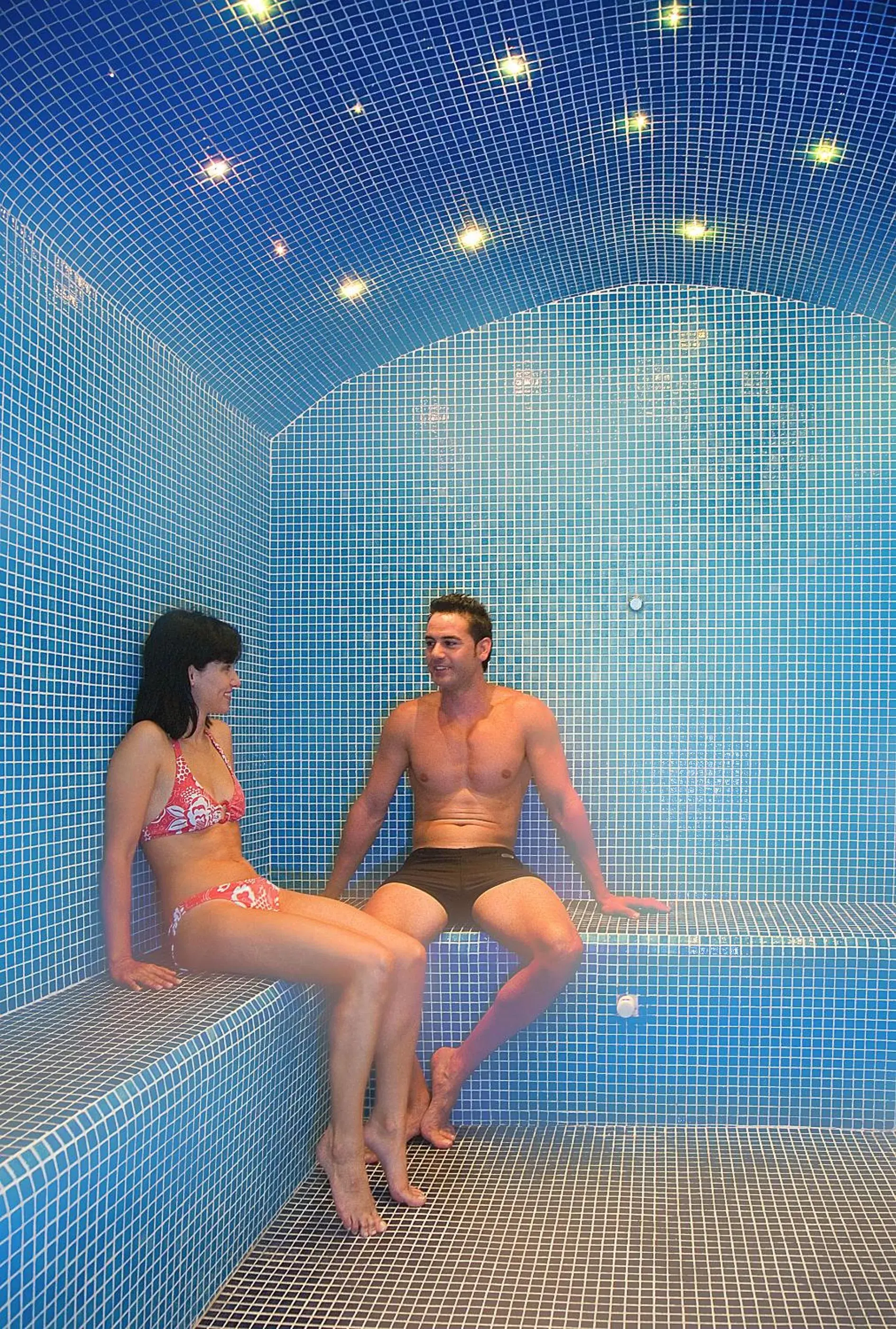 Steam room, Swimming Pool in Hotel RH Gijón & Spa