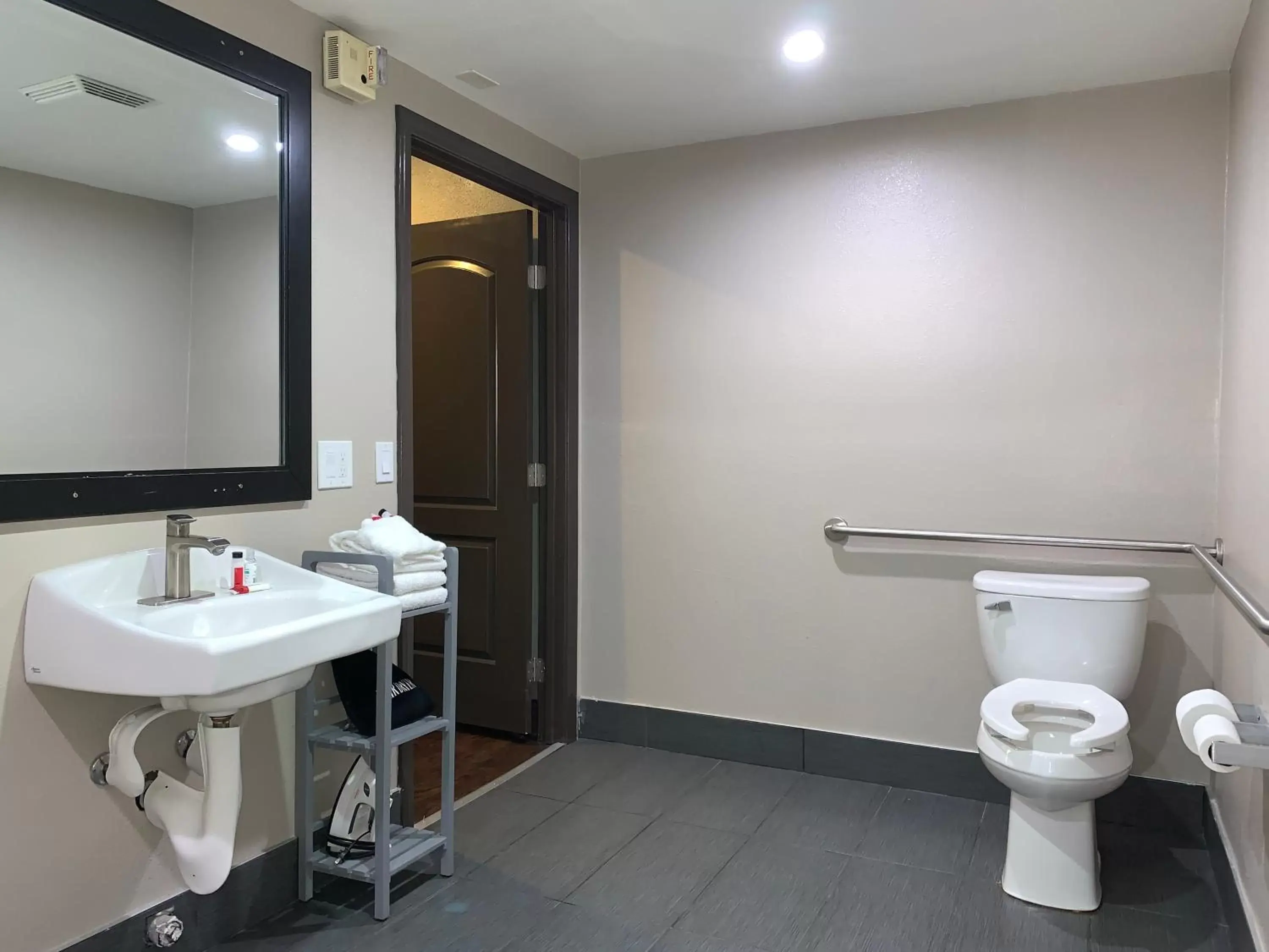 Toilet, Bathroom in Skyways Hotel
