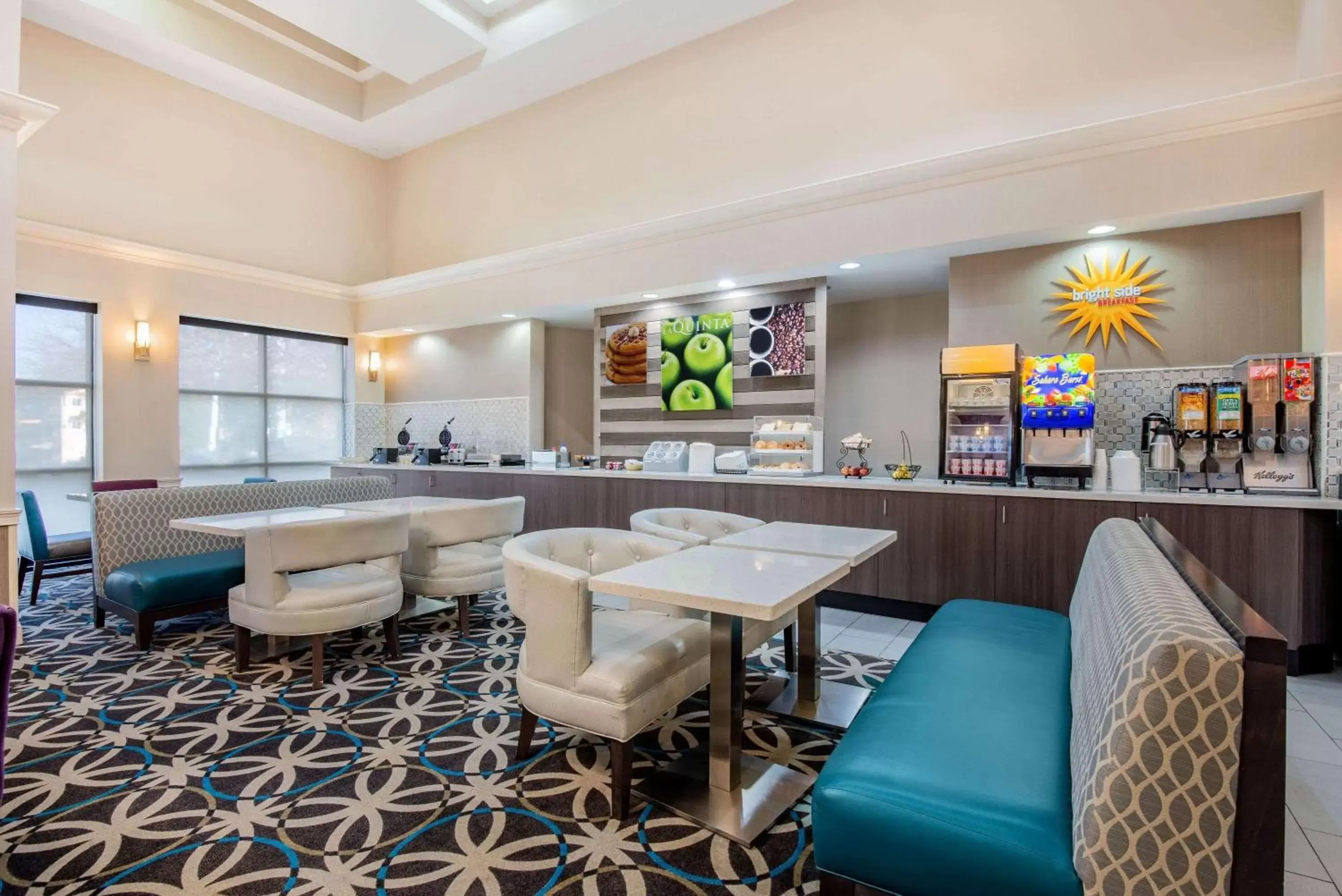 Restaurant/places to eat, Lounge/Bar in La Quinta by Wyndham Newark - Elkton