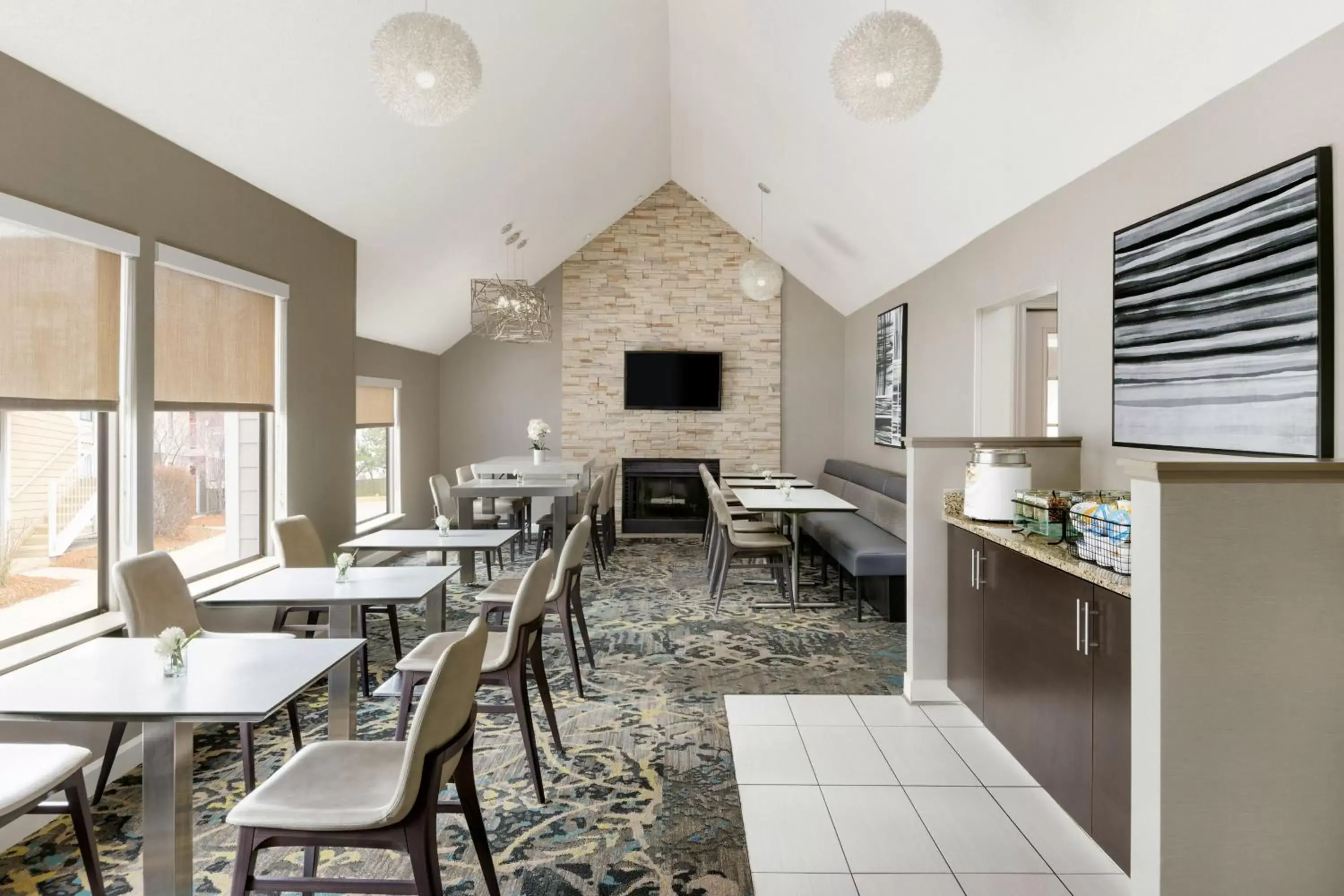 Breakfast, Restaurant/Places to Eat in Residence Inn Detroit Troy/Madison Heights
