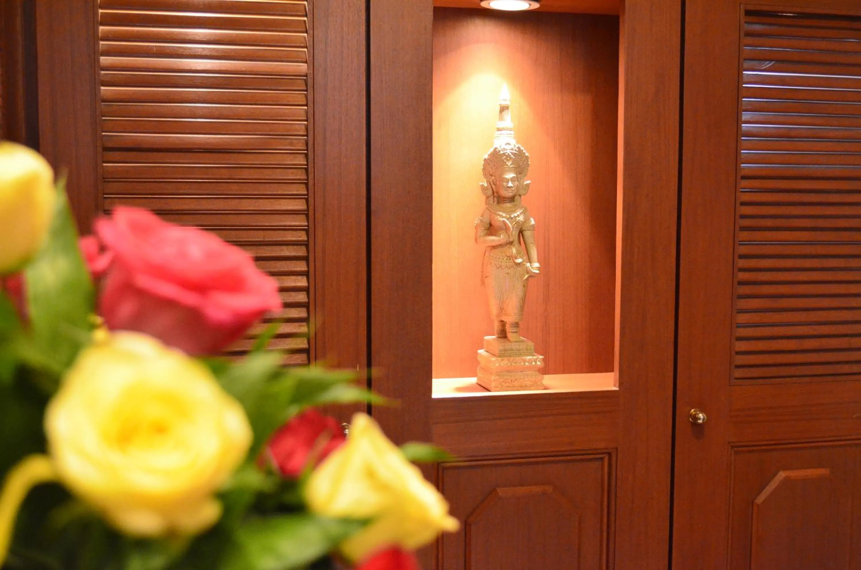 Living room in Hotel Cambodiana