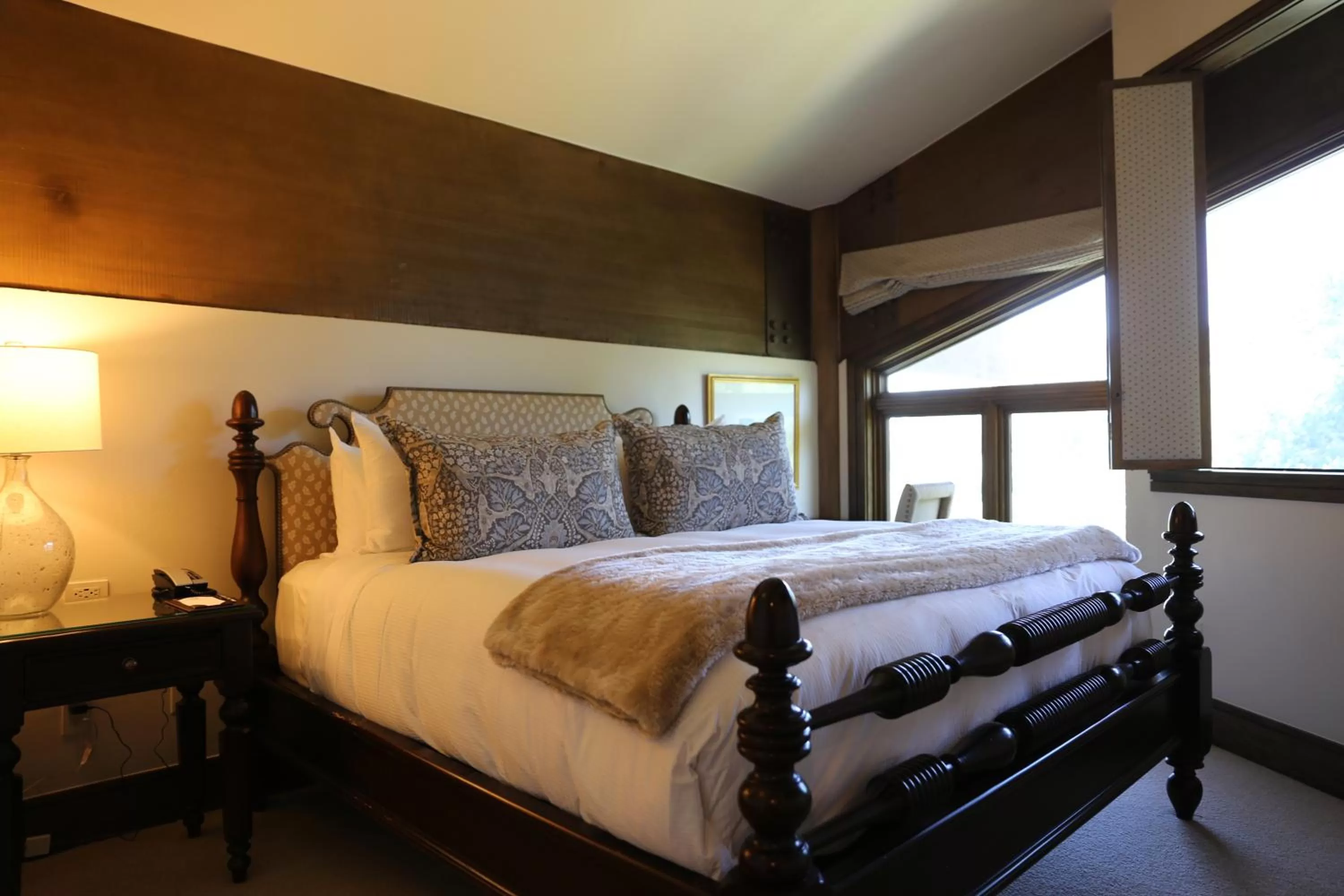 Bedroom, Bed in Stein Eriksen Lodge Deer Valley