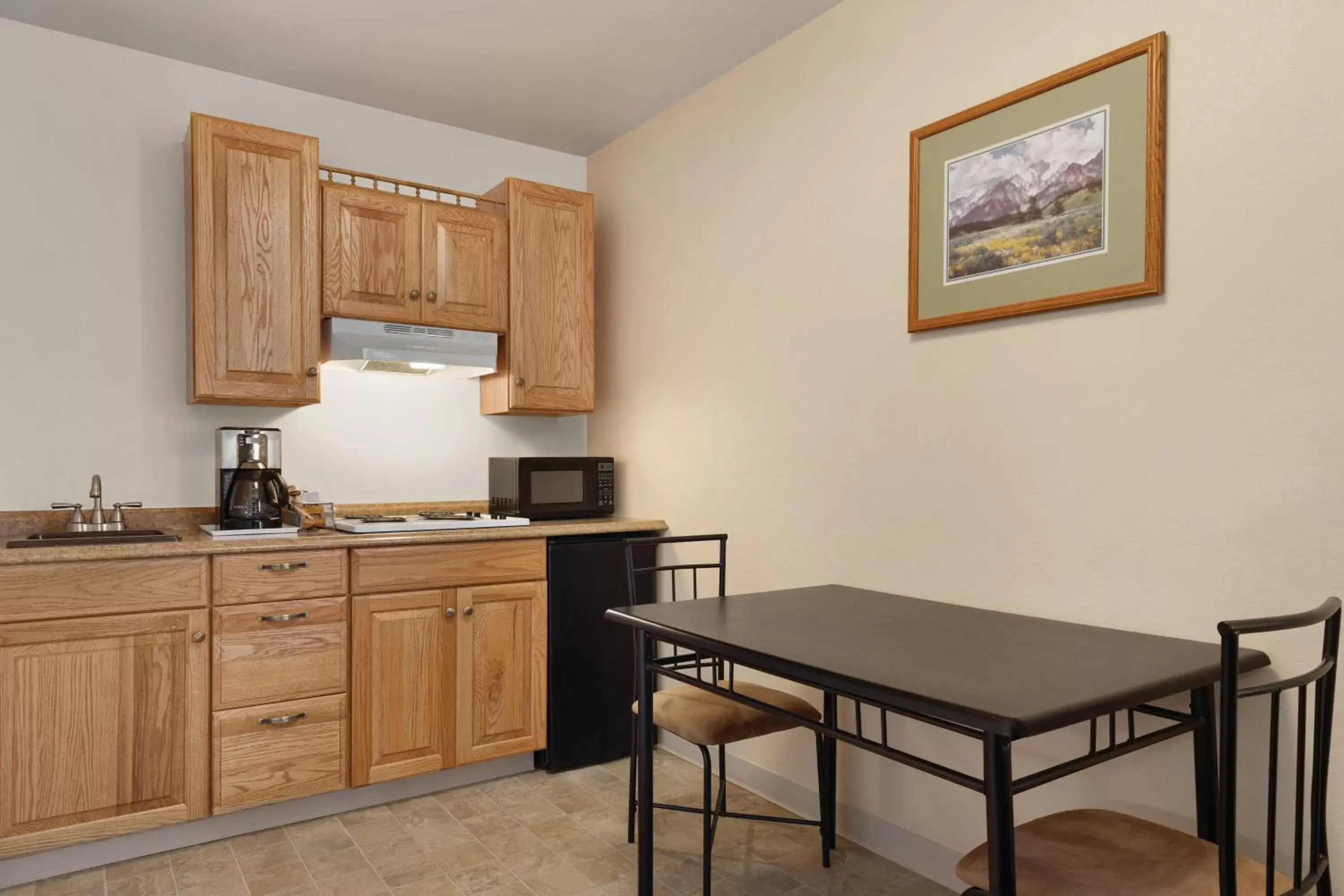 Kitchen or kitchenette in Super 8 by Wyndham Columbus