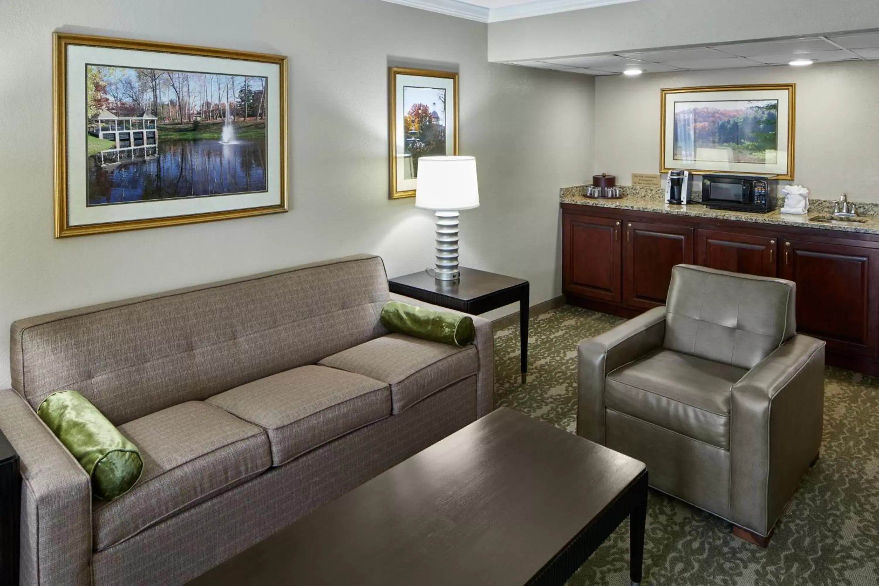 Guests, Seating Area in Ohio University Inn and Conference Center