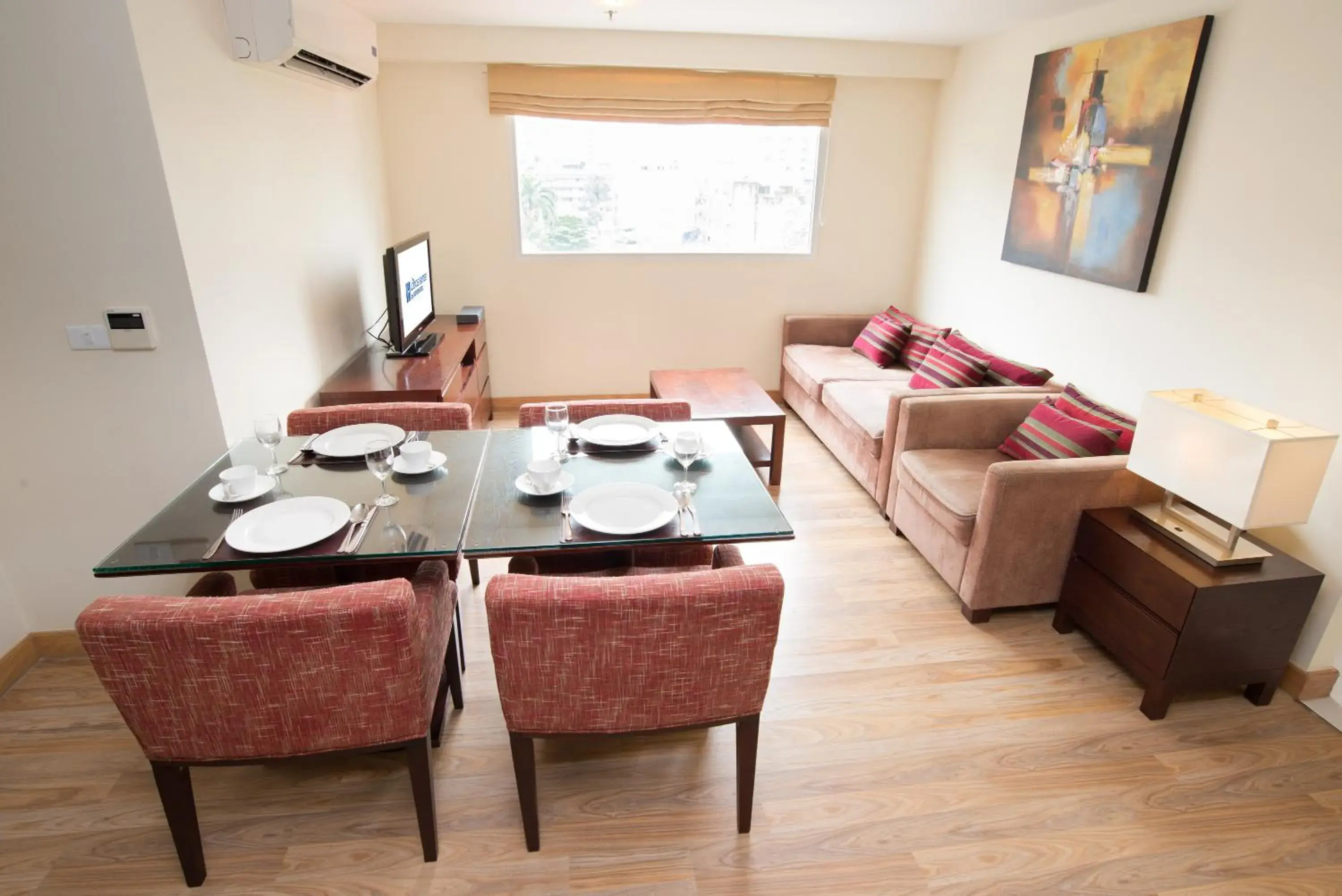 TV and multimedia, Dining Area in Lohas Residences Sukhumvit 2