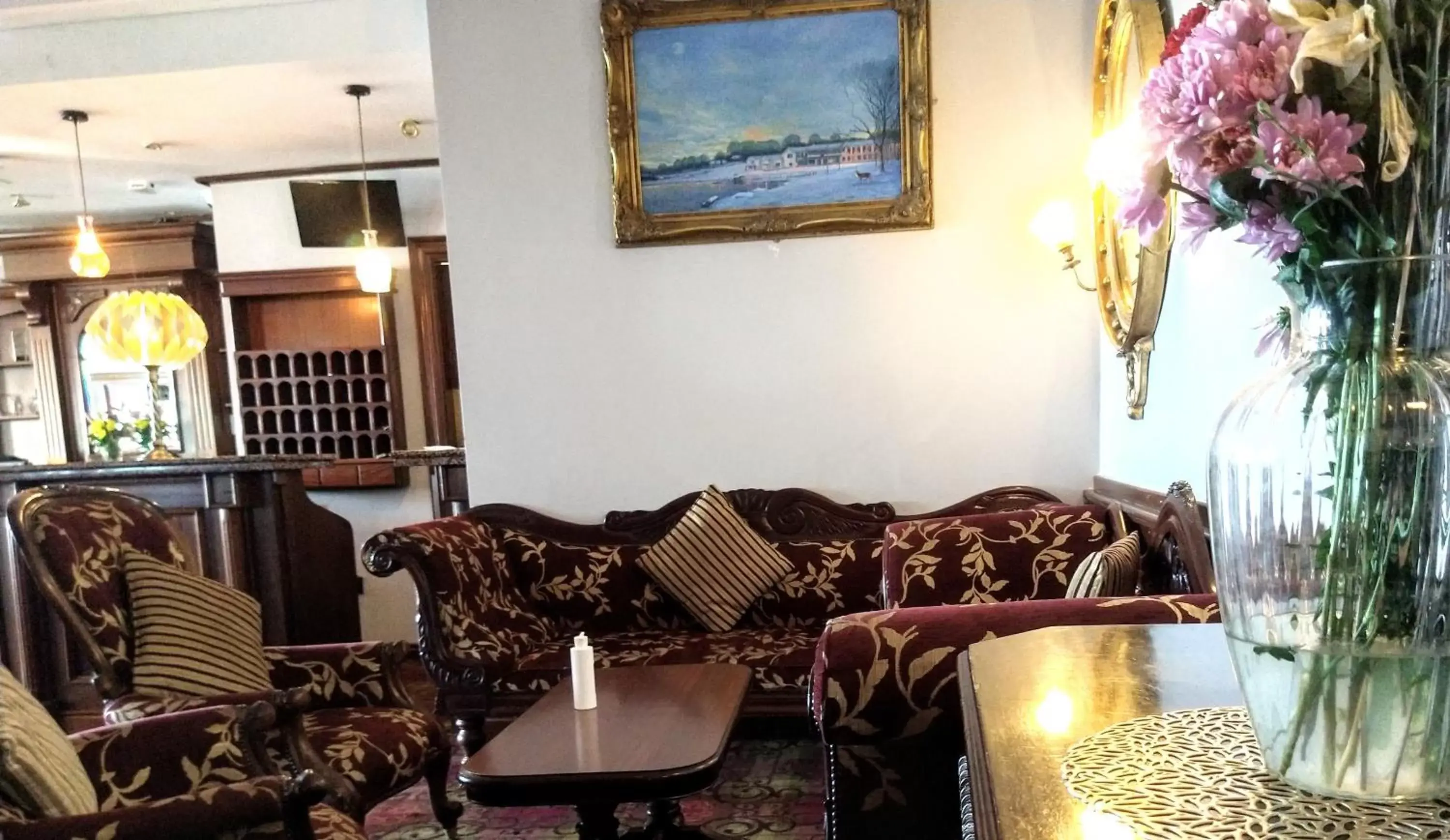 Seating Area in Lakeside Manor Hotel