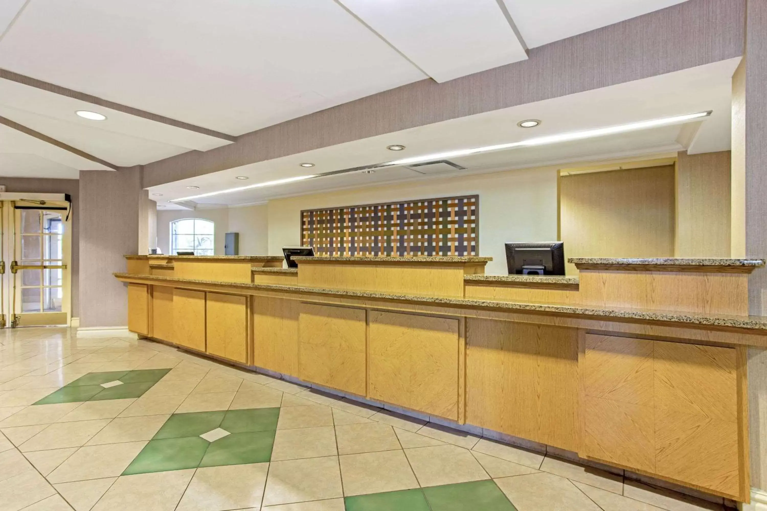 Lobby or reception, Lobby/Reception in La Quinta by Wyndham Orlando I Drive/Conv Center