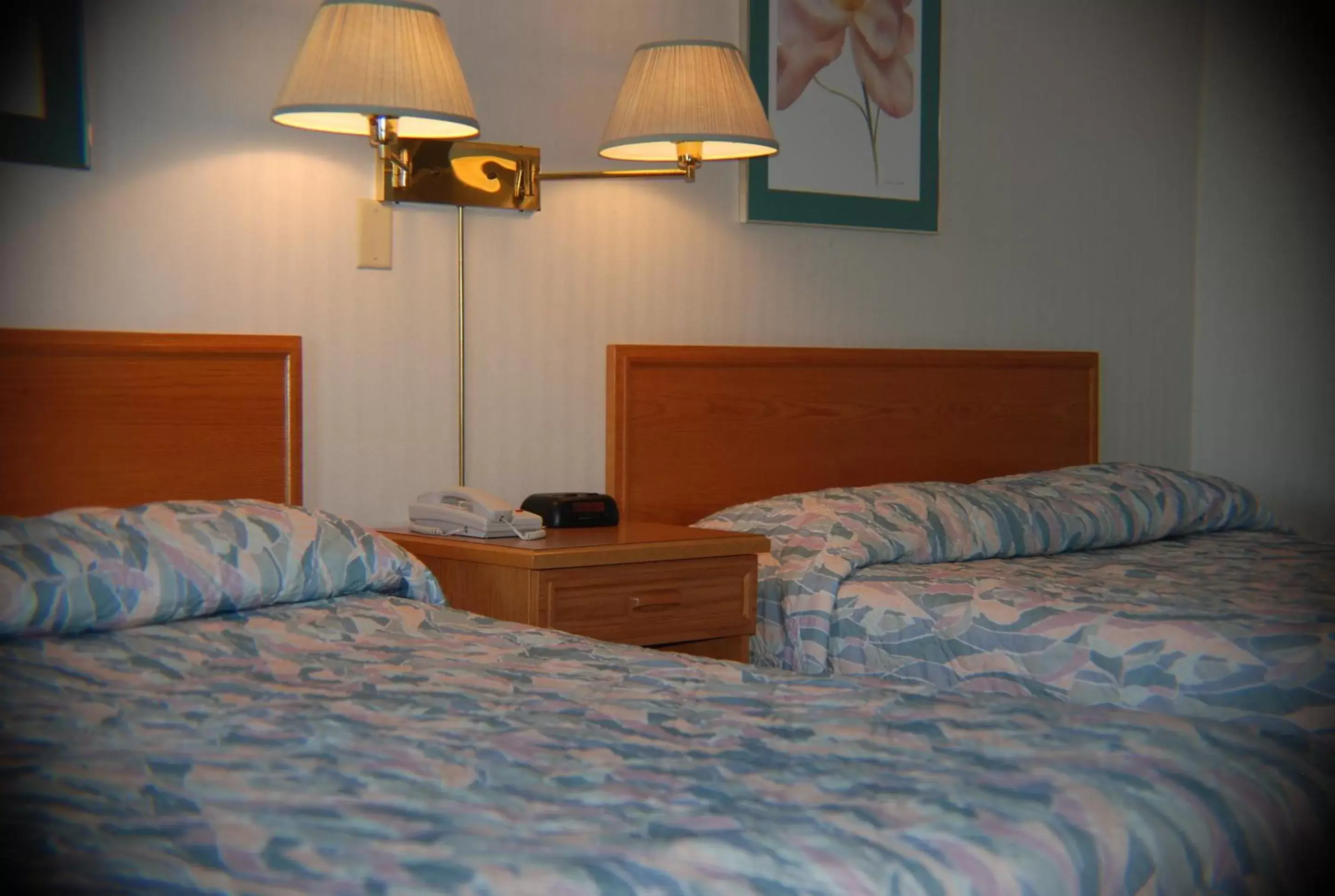Queen Room with Two Queen Beds with Courtyard View - Non-Smoking in Comfort Inn Lundy's Lane