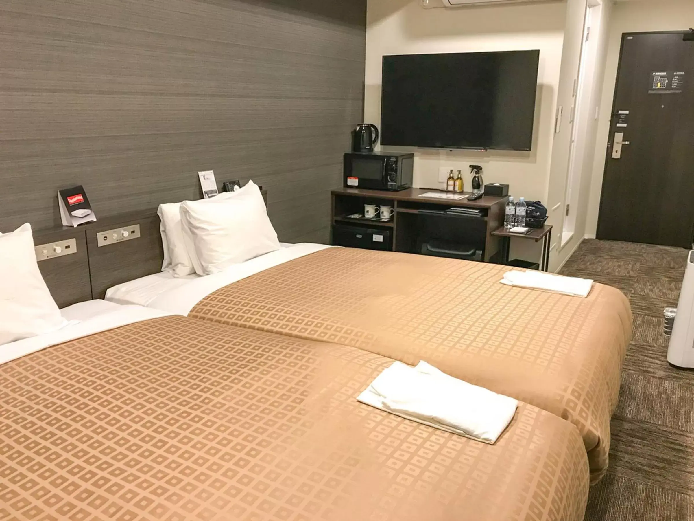 Twin Room - single occupancy - Smoking in Hotel Livemax Toyama Twin Room - single occupancy - Smoking in Hotel Livemax Toyama