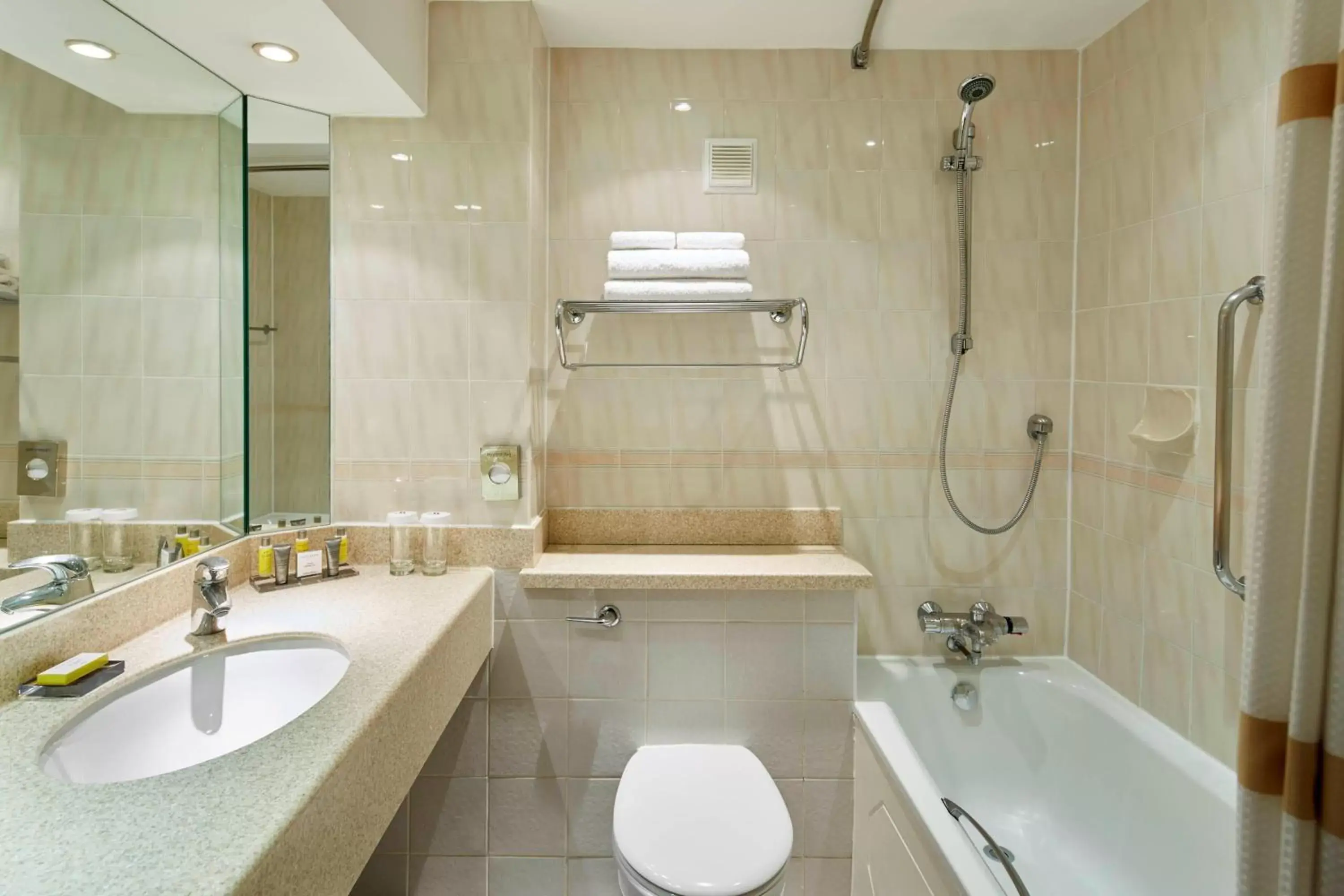 Bathroom in Delta Hotels by Marriott Bristol City Centre