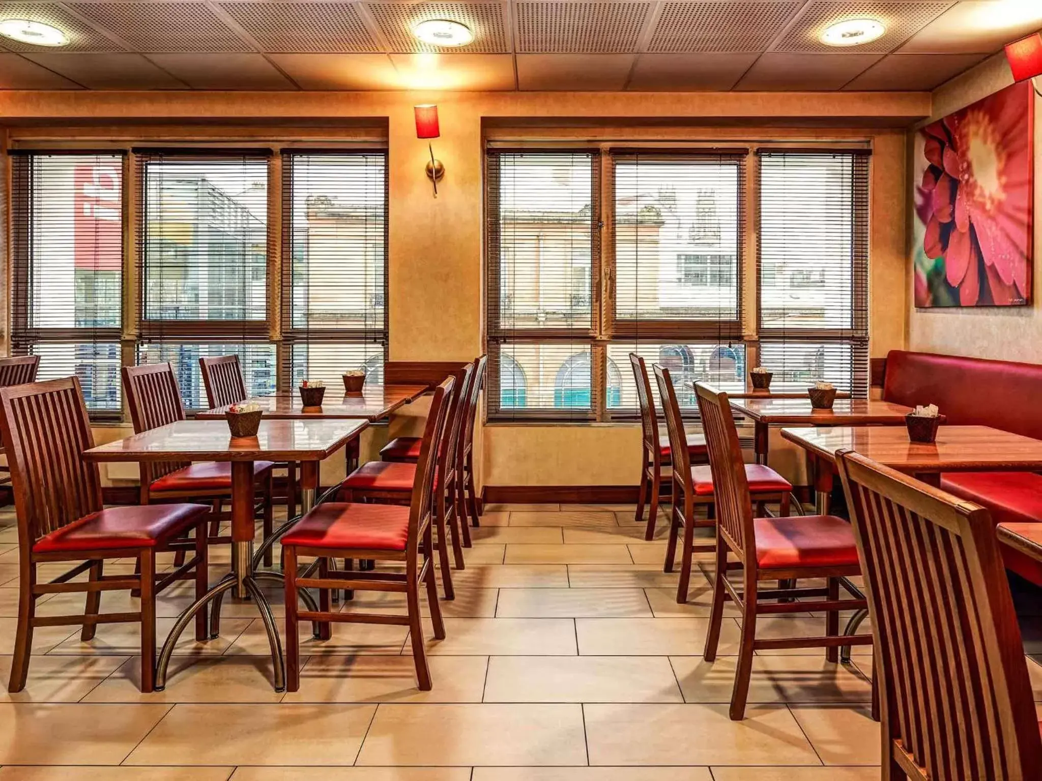 Restaurant/Places to Eat in ibis Nancy Centre Gare et Congres