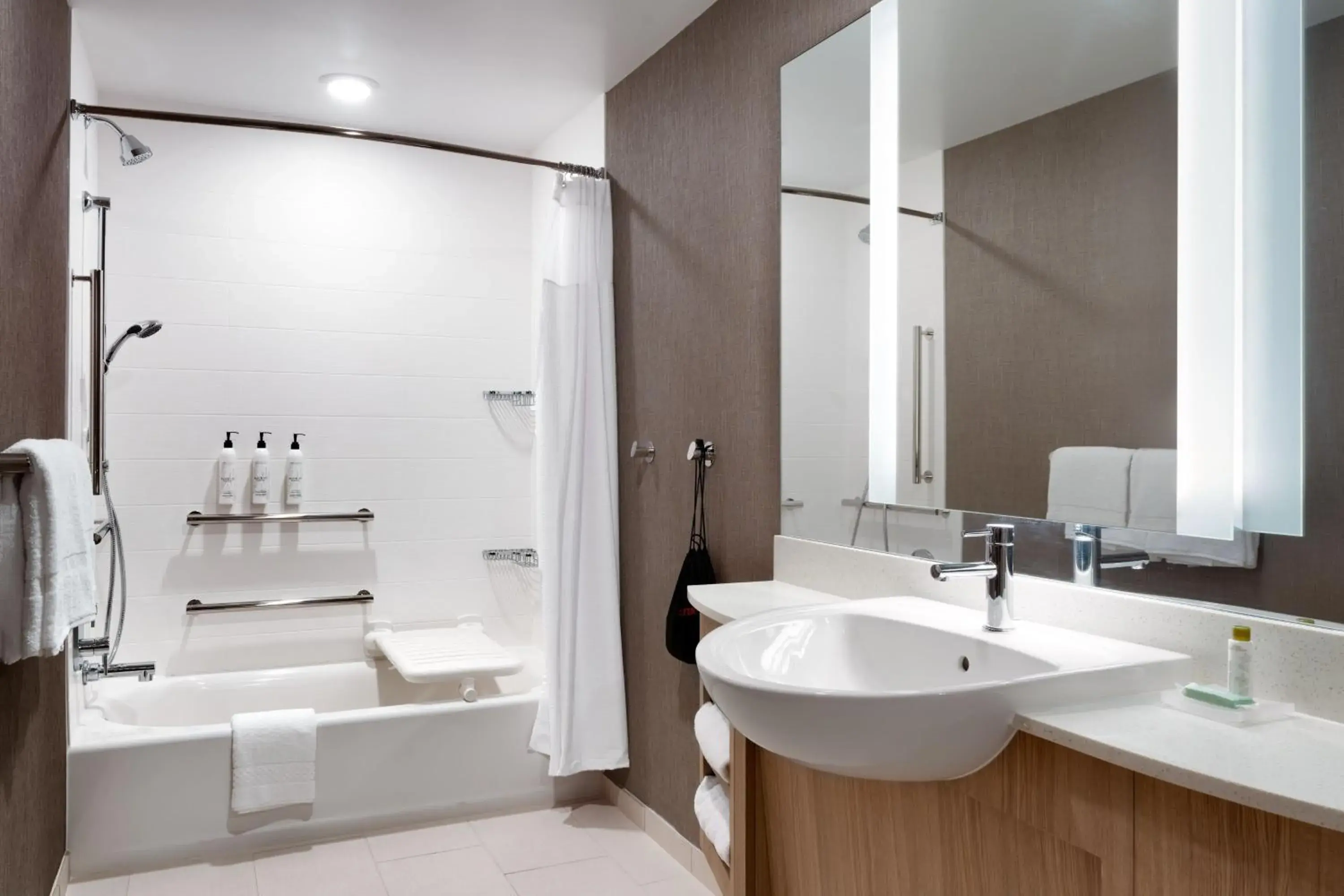 Bathroom in SpringHill Suites by Marriott Phoenix Scottsdale