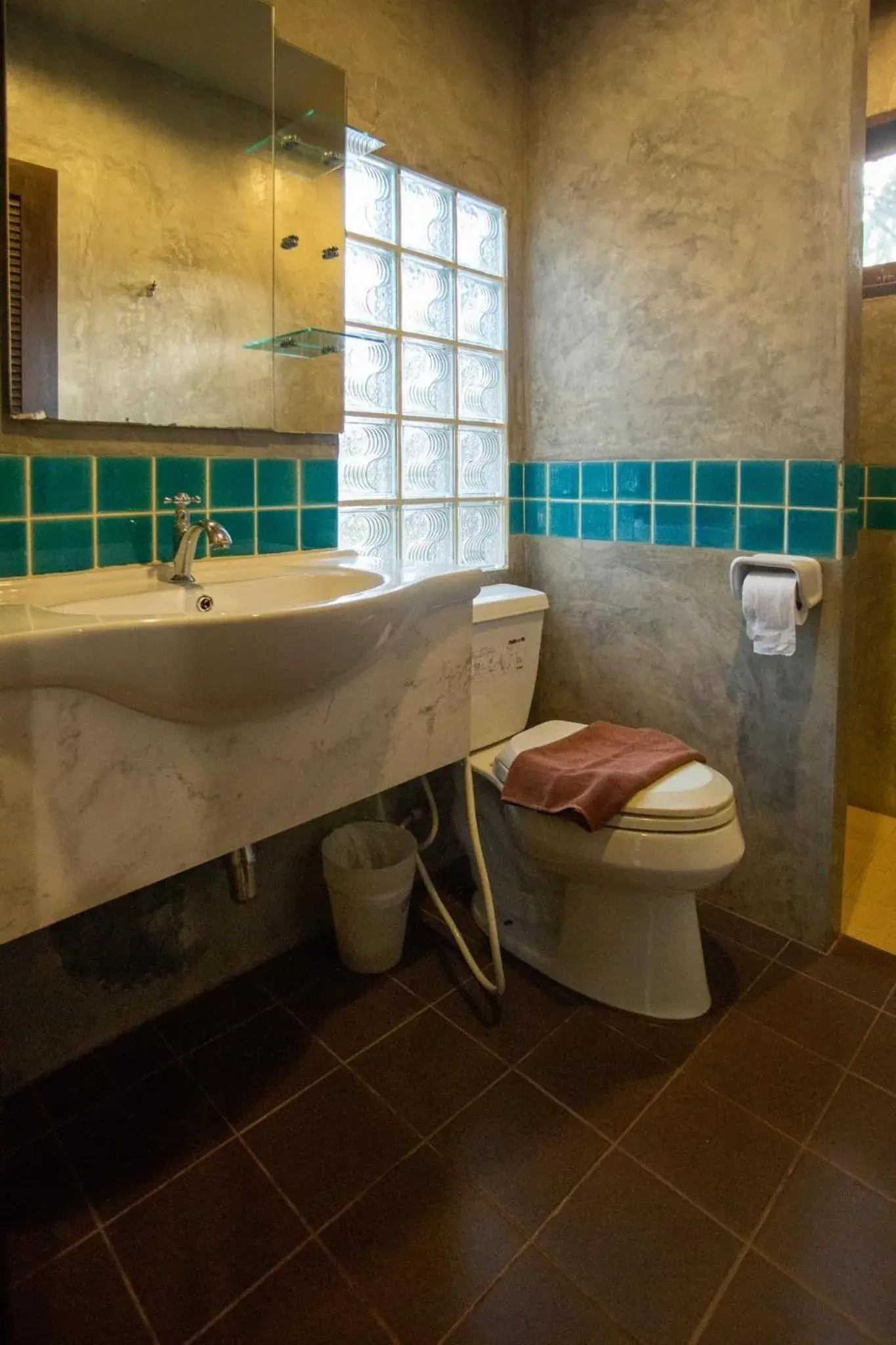 Bathroom in Baansuanramita Resort