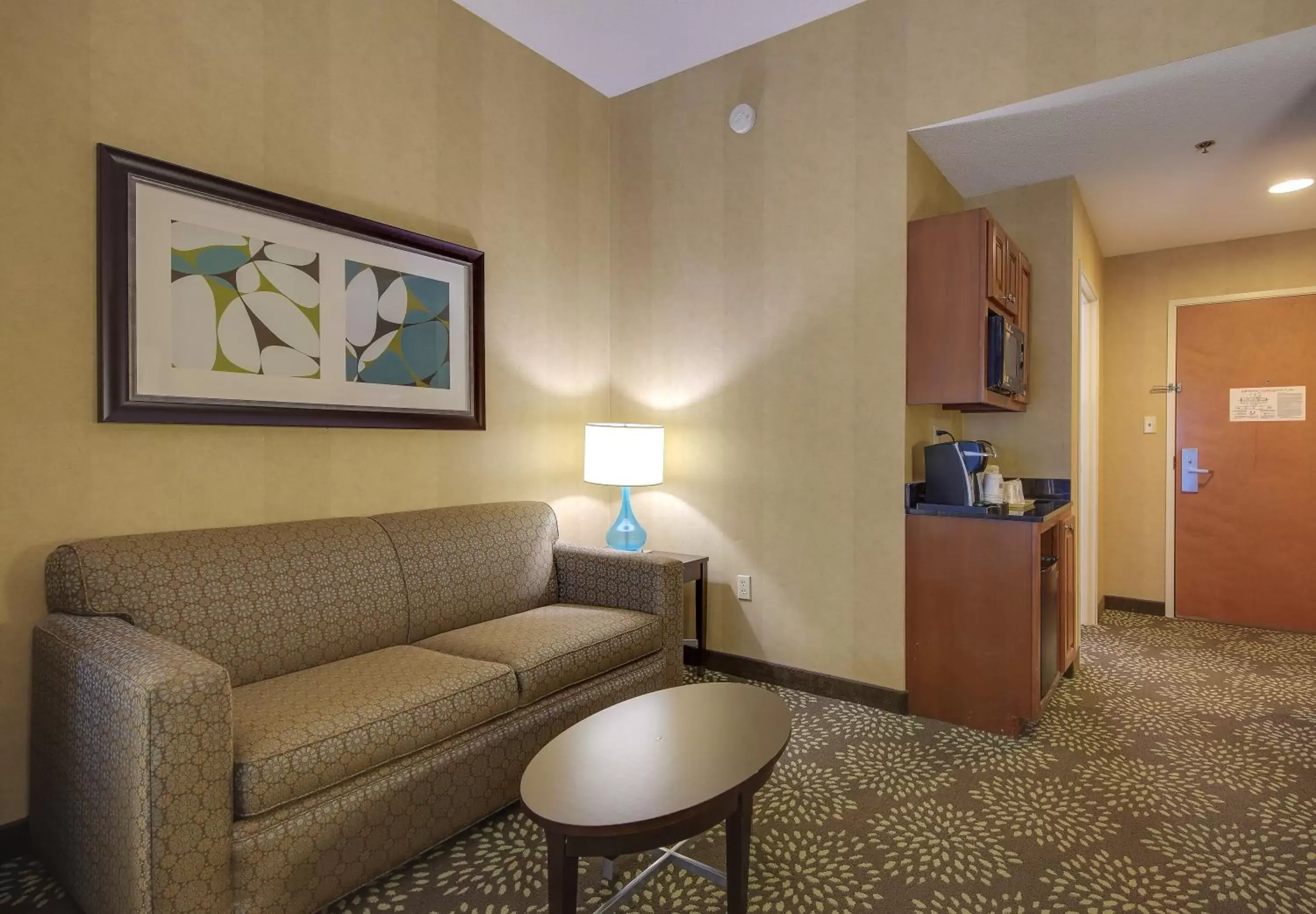 Photo of the whole room, Seating Area in Holiday Inn Express & Suites Sylva / Dillsboro, an IHG Hotel