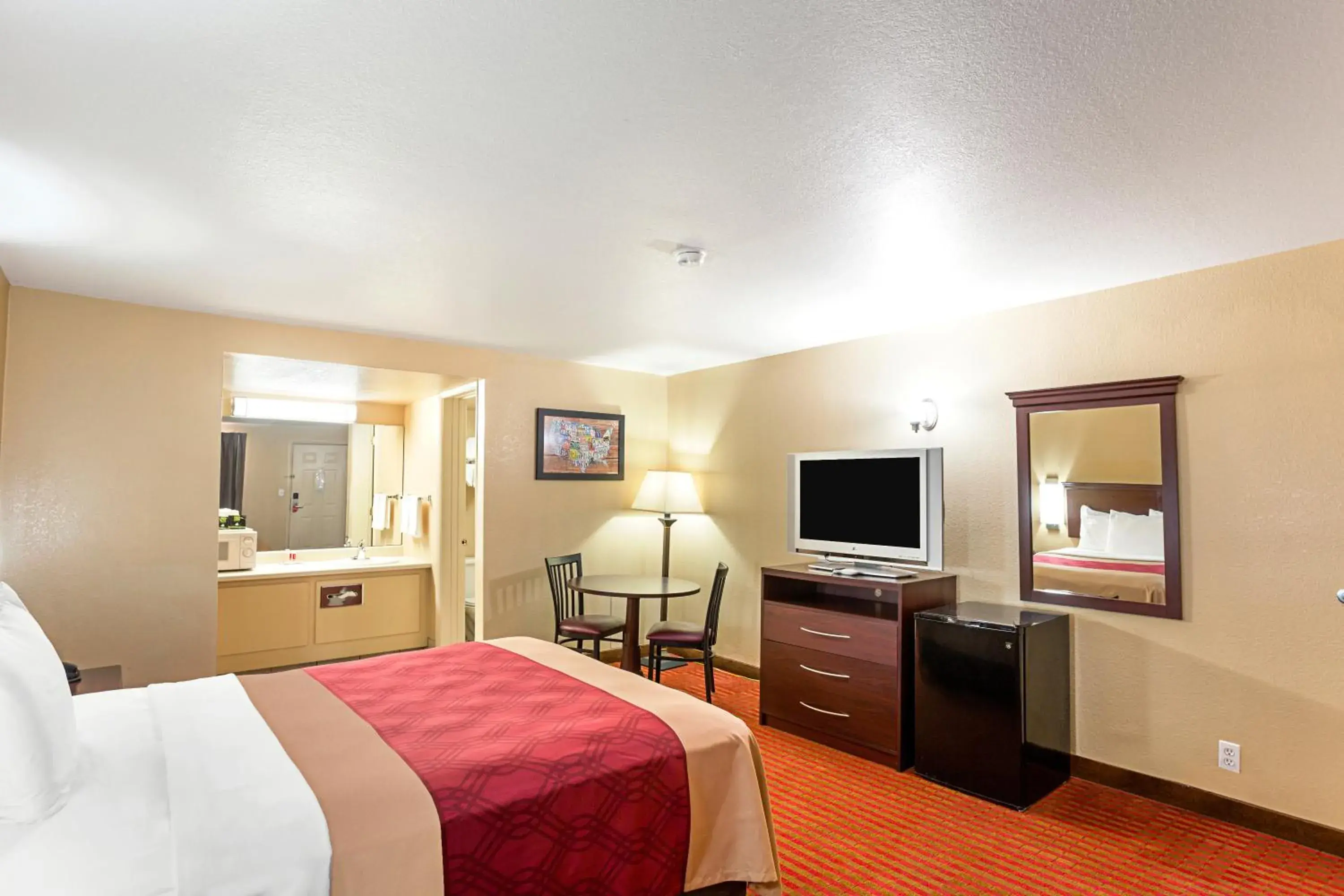 Queen Room - Accessible/Nonsmoking in Econo Lodge McAlester Queen Room - Accessible/Nonsmoking in Econo Lodge McAlester