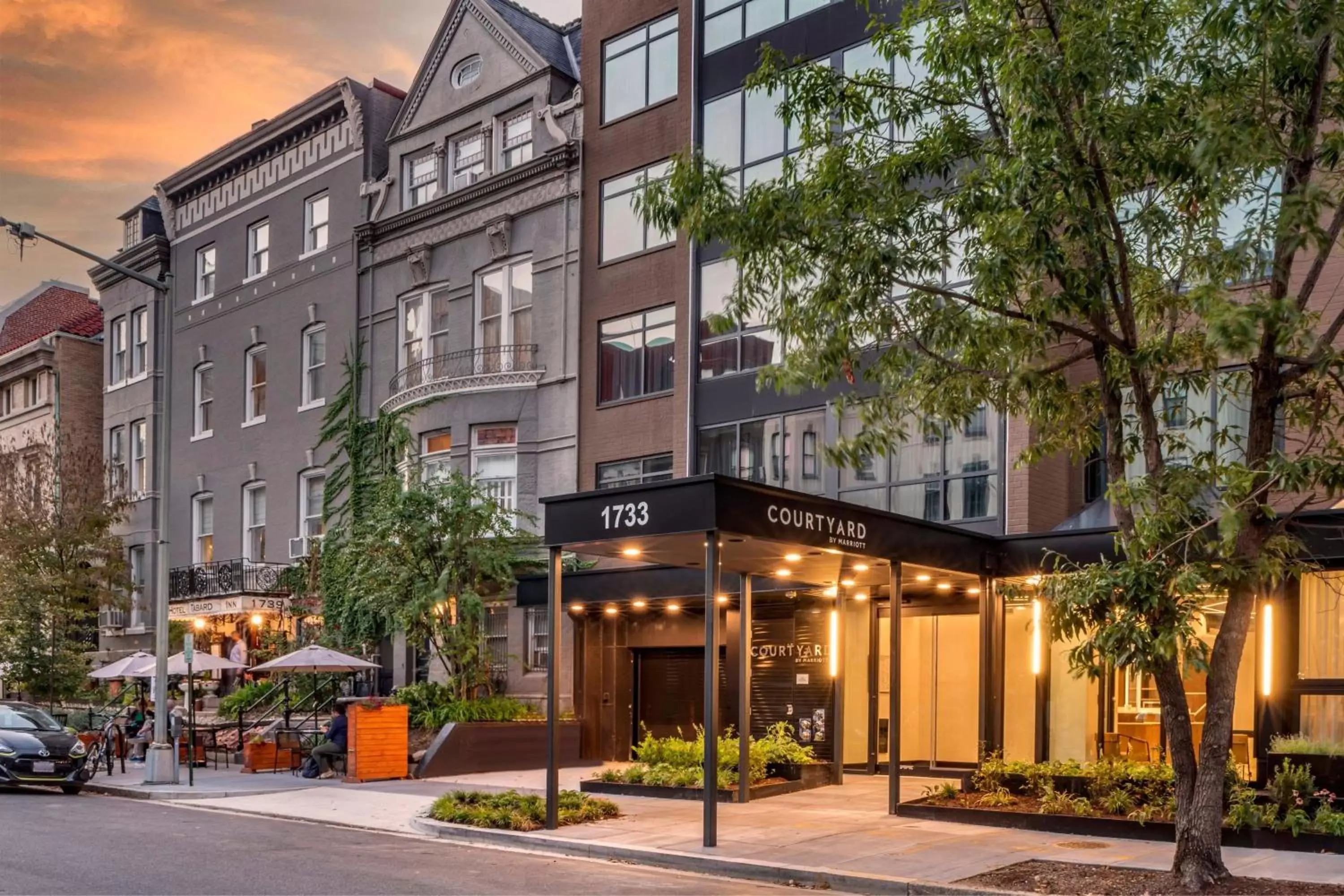 Property Building in Courtyard by Marriott Washington, DC Dupont Circle