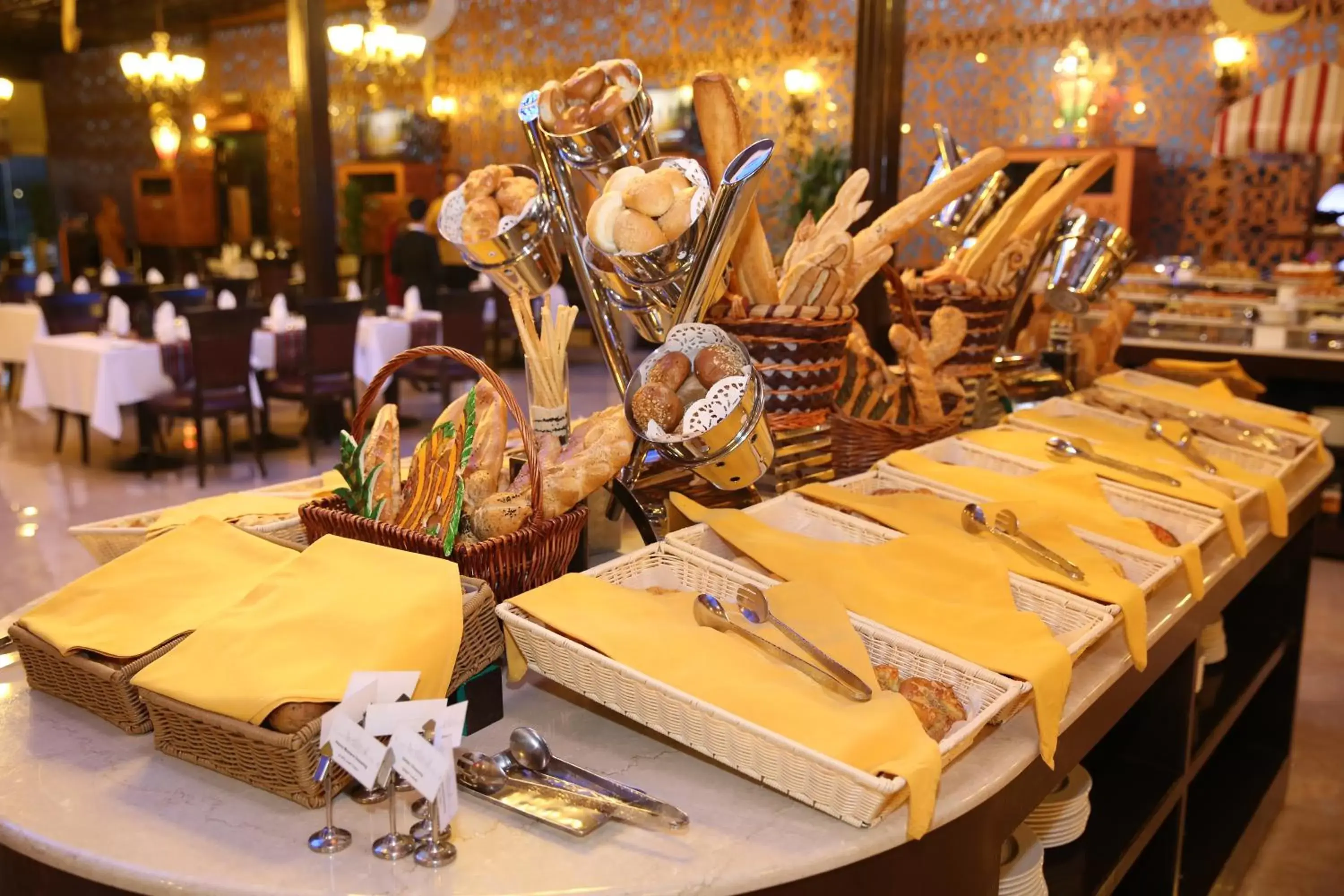 Restaurant/places to eat in Ezdan Hotel West Bay Restaurant/places to eat in Ezdan Hotel West Bay