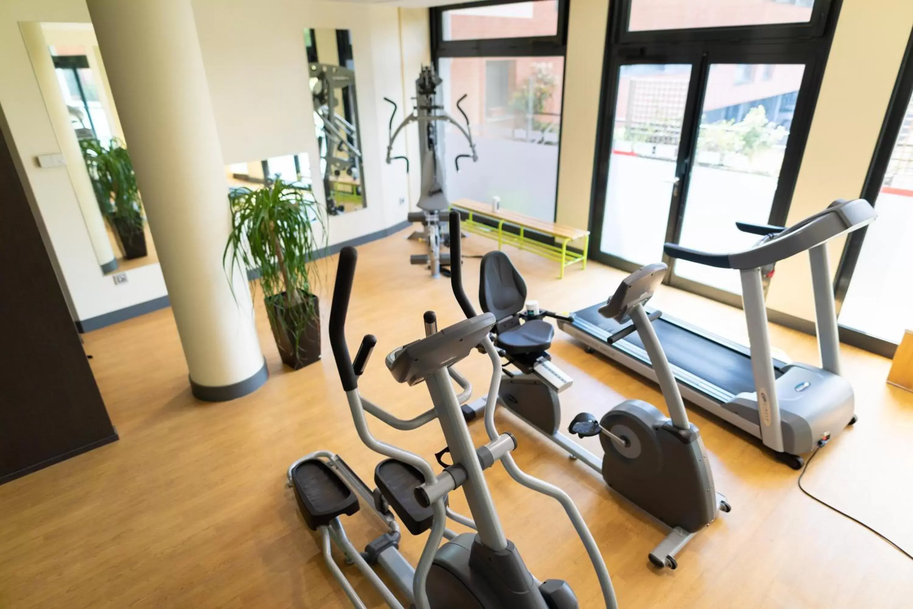 Spa and wellness centre/facilities, Fitness Center/Facilities in Holiday Inn Express Arras, an IHG Hotel