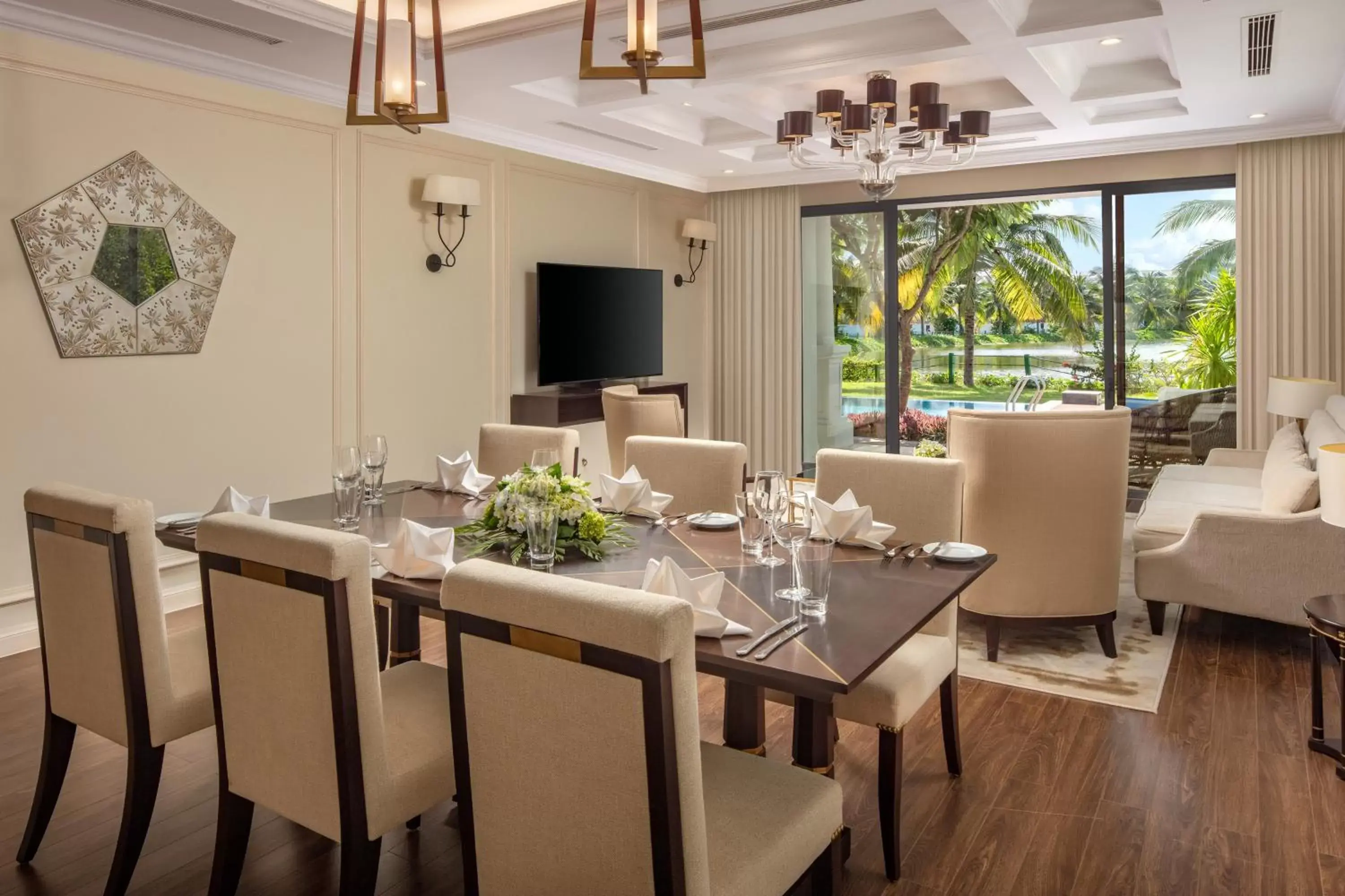 Living room, Restaurant/Places to Eat in Meliá Vinpearl Cam Ranh Beach Resort