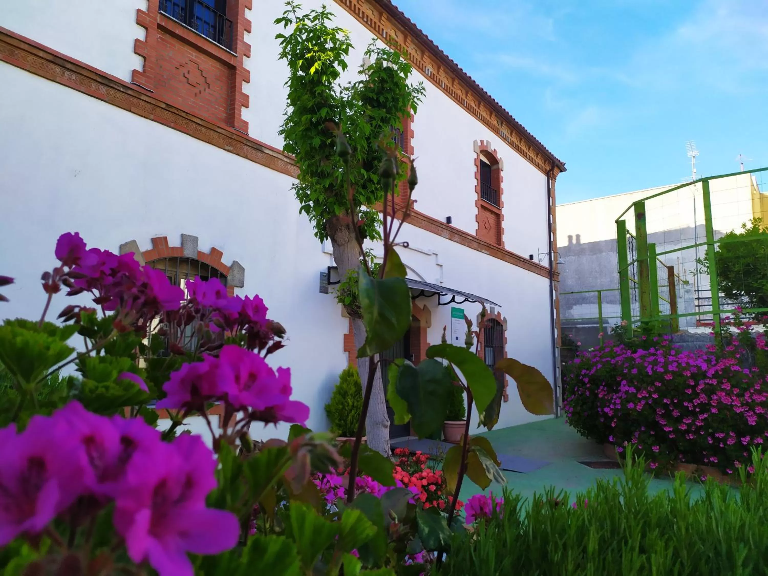 Property building in Hospedium Hotel Rural Soterraña