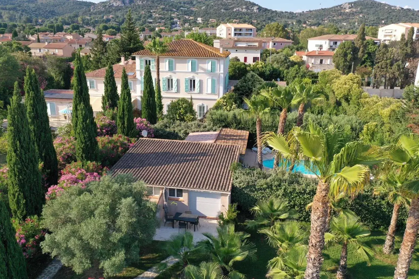 Bird's eye view, Bird's-eye View in Domaine de l'Aufrene