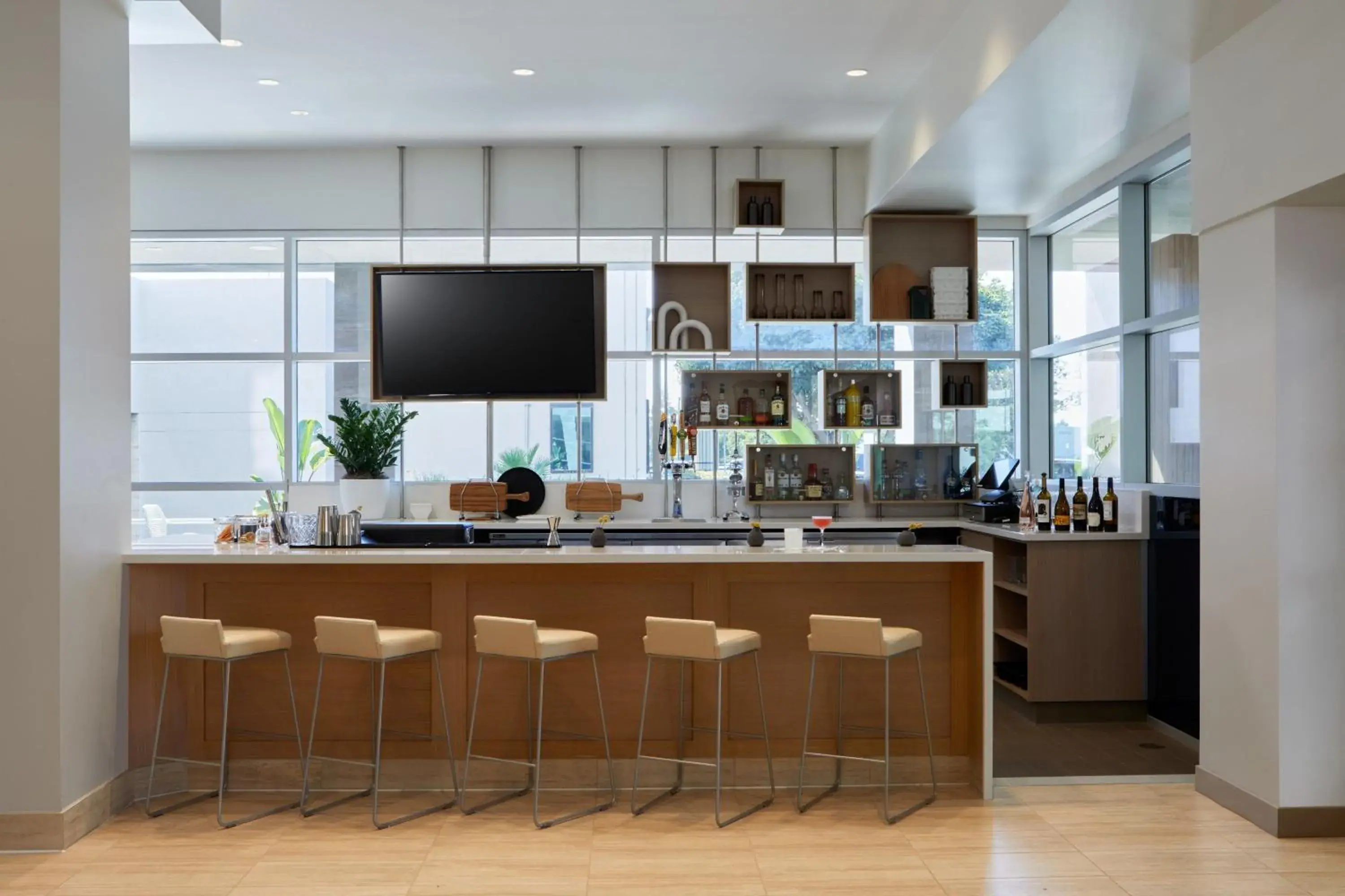 Lounge or bar, Kitchen/Kitchenette in Element Irvine