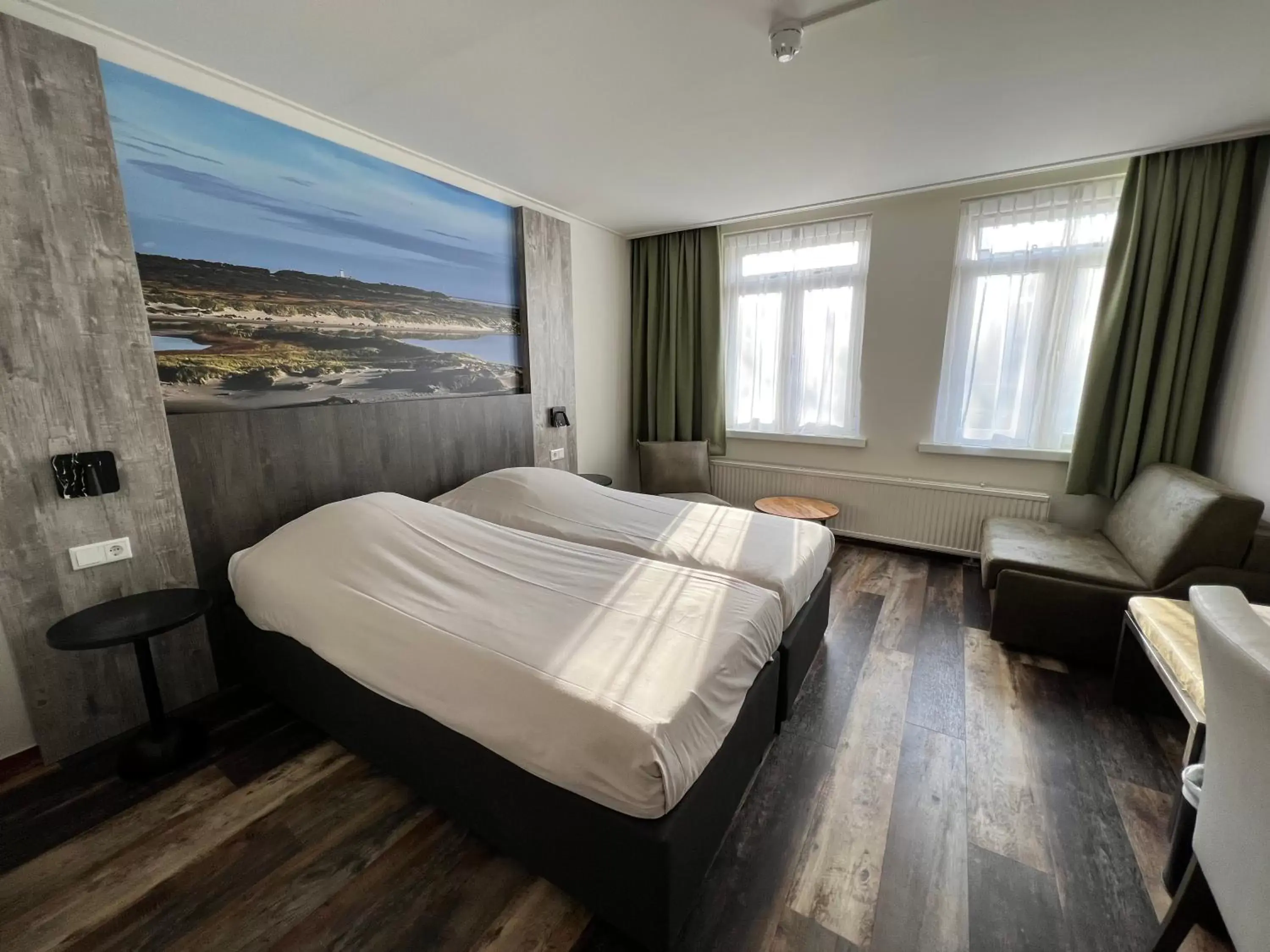 Double or Twin Room with Bath in Hotel Nap Double or Twin Room with Bath in Hotel Nap